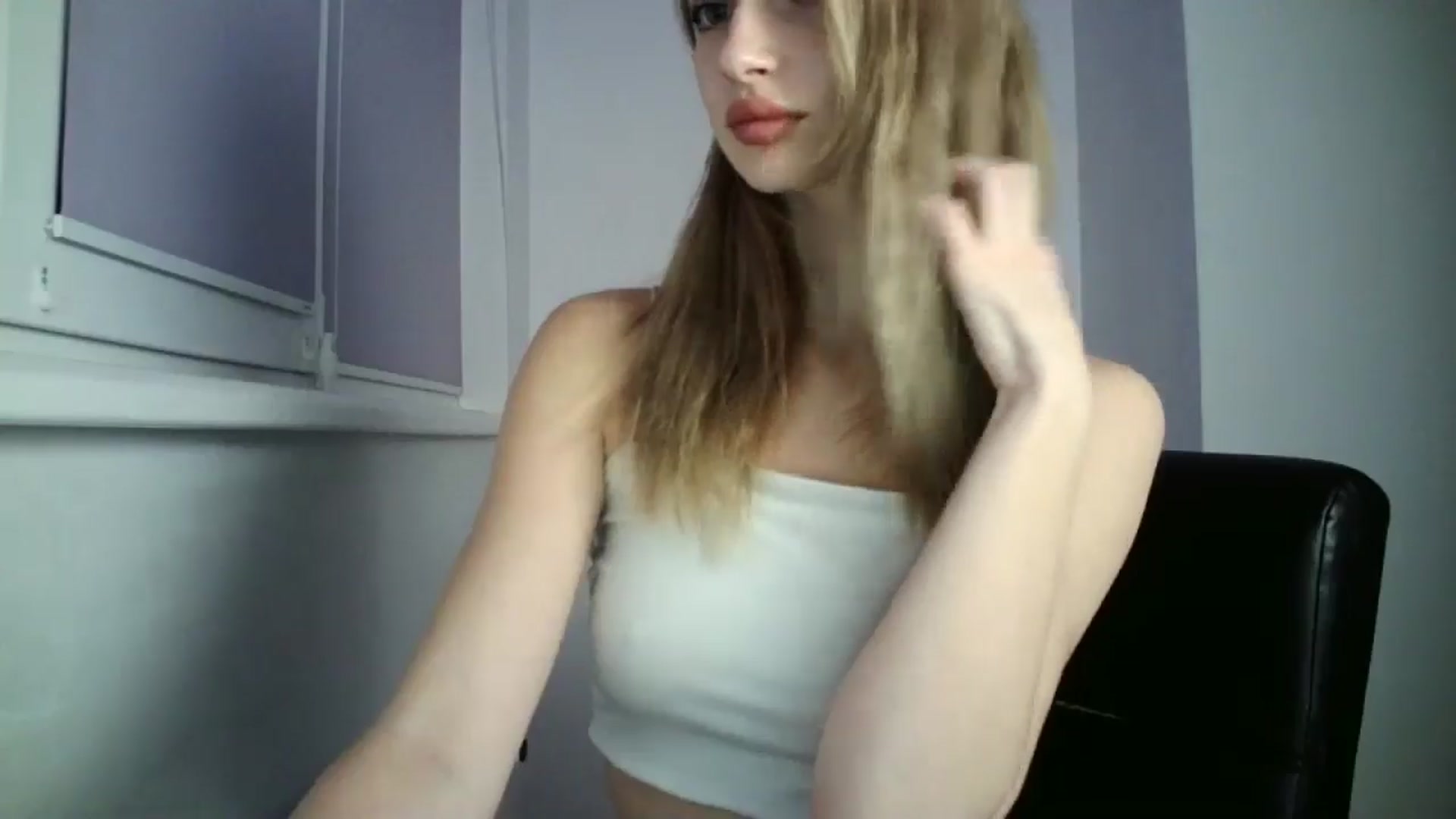 Gallery image thumbnail from MaryyCo's myfreecams stream on, 10/16/2024, 19:14 image 19 of 20