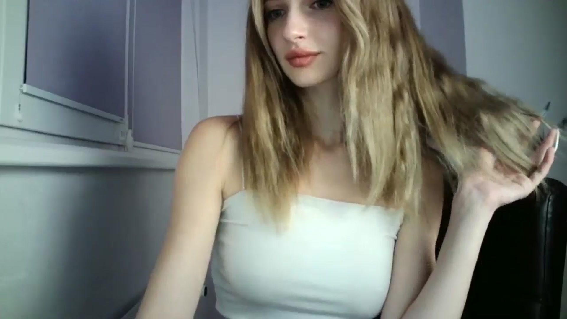 Gallery image thumbnail from MaryyCo's myfreecams stream on, 10/16/2024, 19:14 image 15 of 20