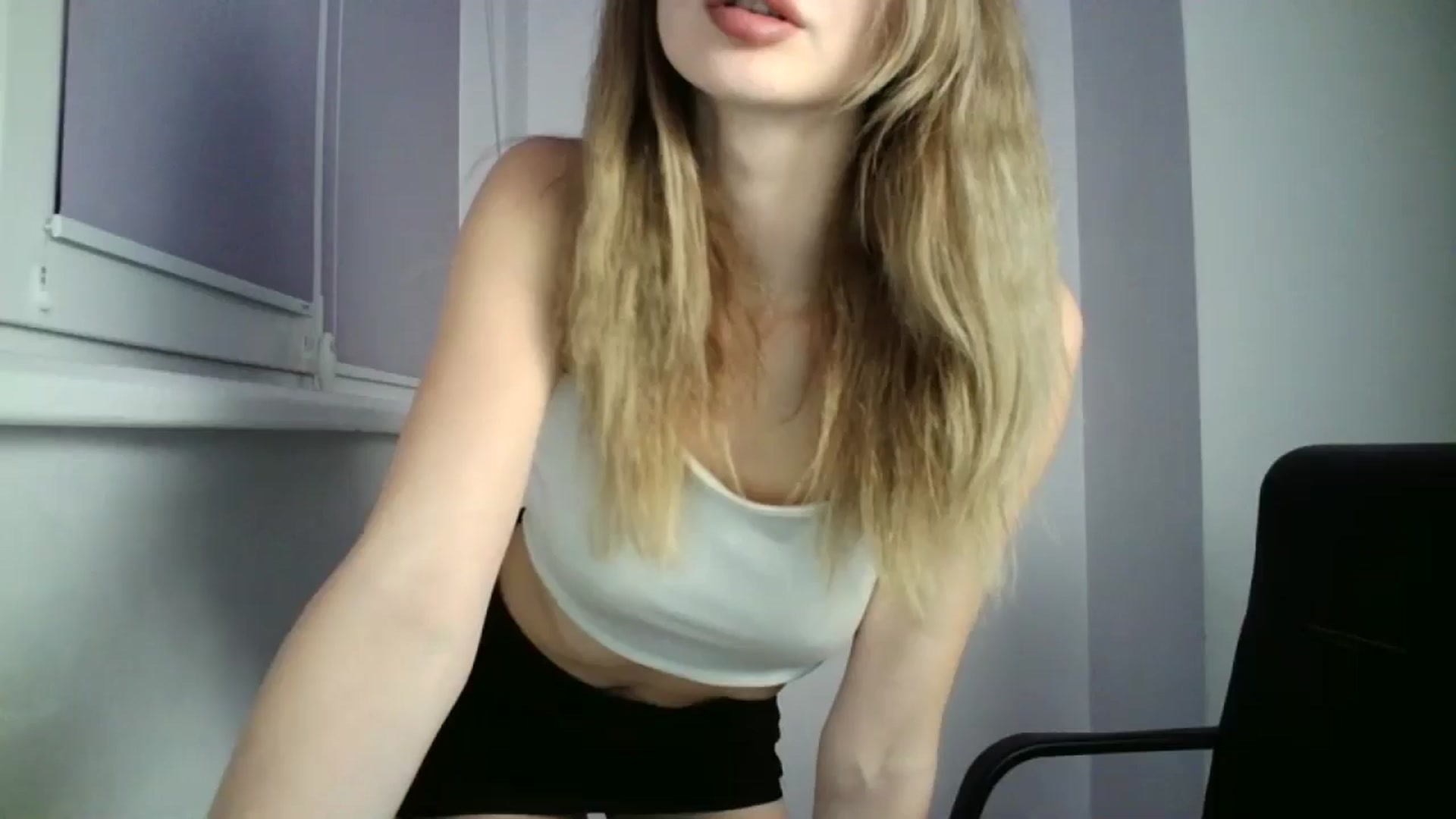 Gallery image thumbnail from MaryyCo's myfreecams stream on, 10/16/2024, 19:38 image 15 of 20