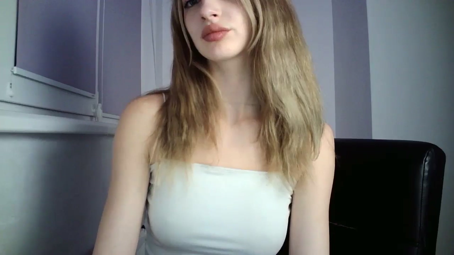 Gallery image thumbnail from MaryyCo's myfreecams stream on, 10/16/2024, 19:38 image 19 of 20