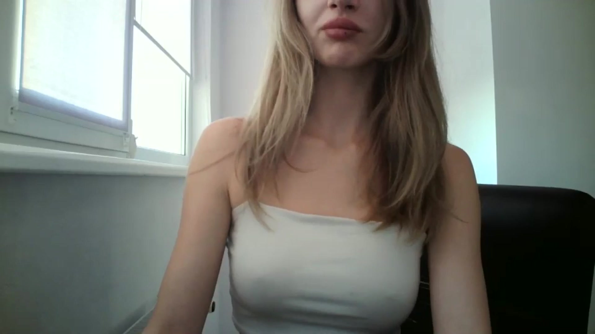 Gallery image thumbnail from MaryyCo's myfreecams stream on, 10/25/2024, 14:38 image 13 of 20