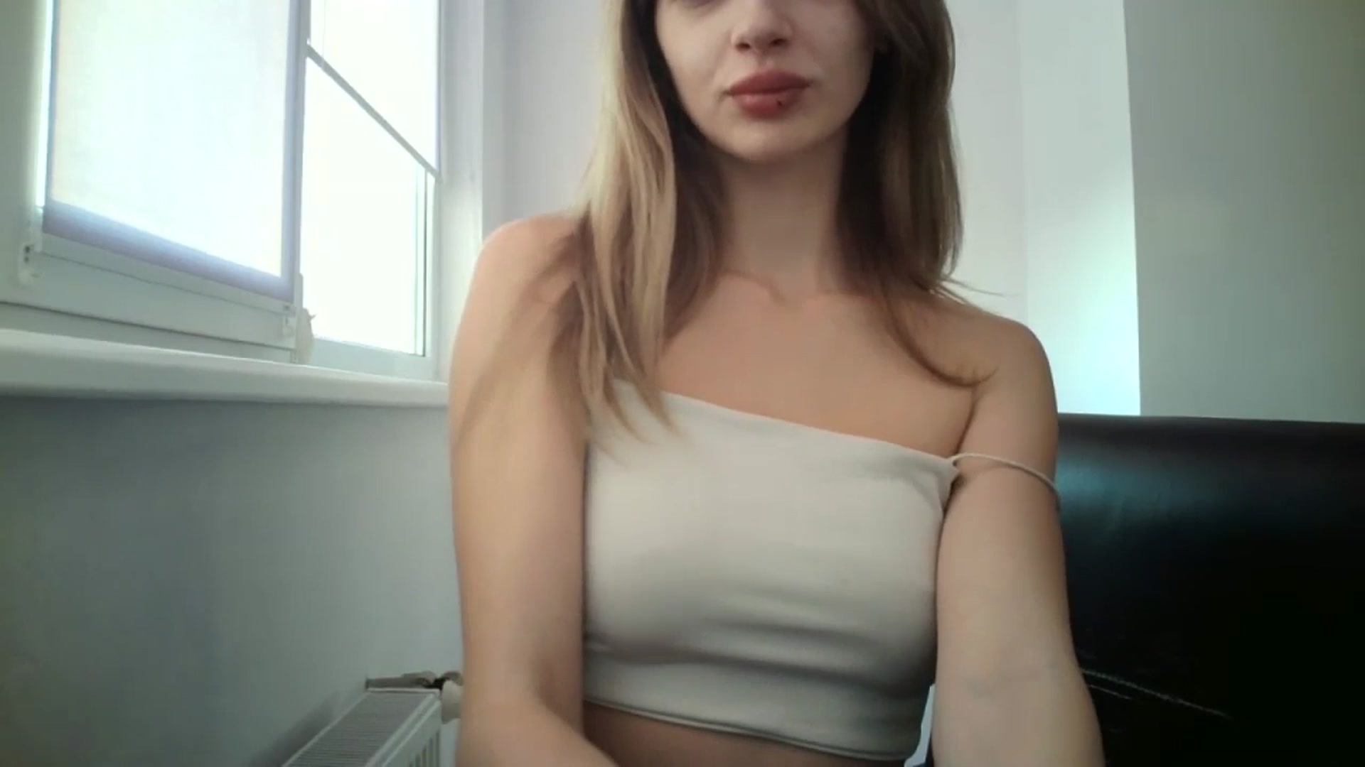 Gallery image thumbnail from MaryyCo's myfreecams stream on, 10/25/2024, 14:38 image 16 of 20