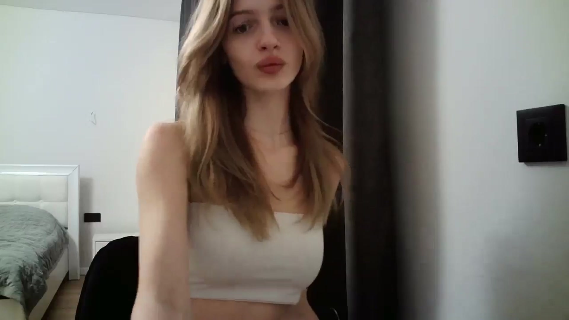 Gallery image thumbnail from MaryyCo's myfreecams stream on, 12/10/2024, 19:40 image 19 of 20