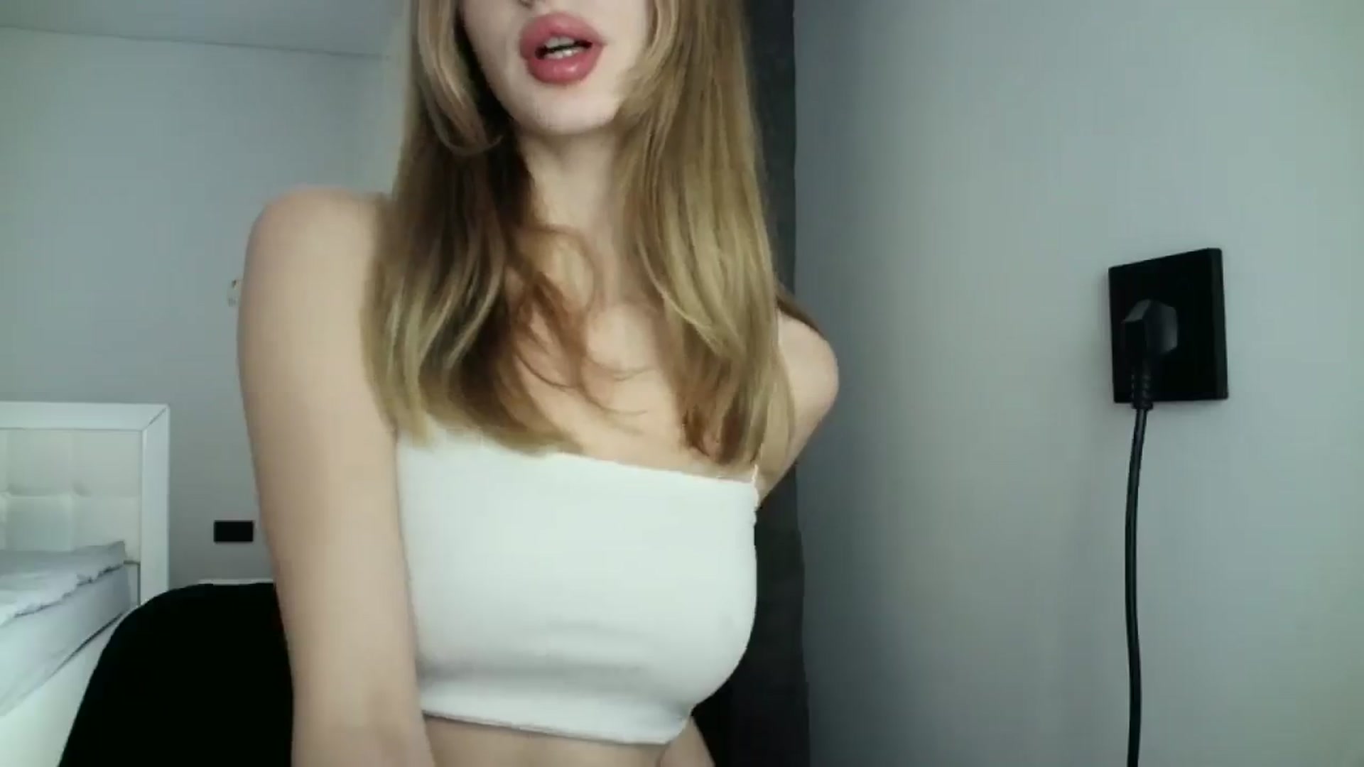Gallery image thumbnail from MaryyCo's myfreecams stream on, 12/31/2024, 09:26 image 5 of 20