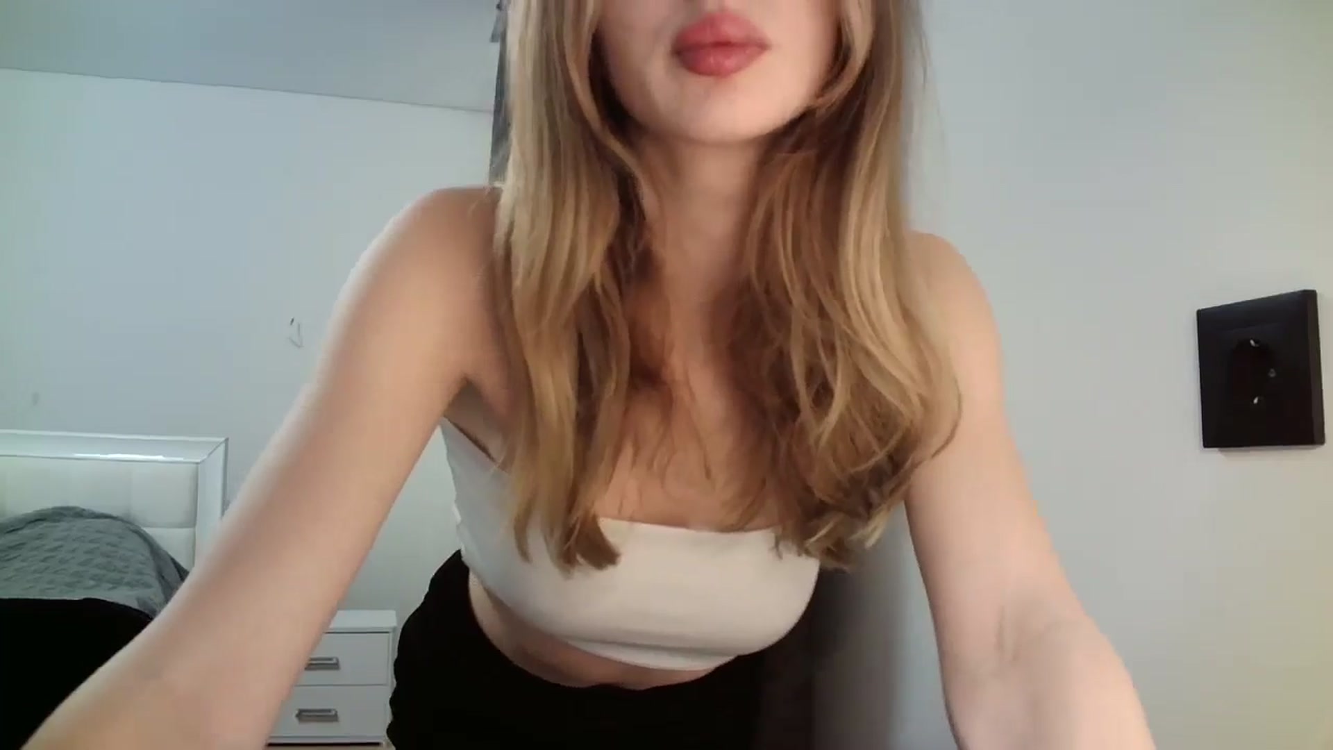 Gallery image thumbnail from MaryyCo's myfreecams stream on, 01/01/2025, 19:02 image 20 of 20