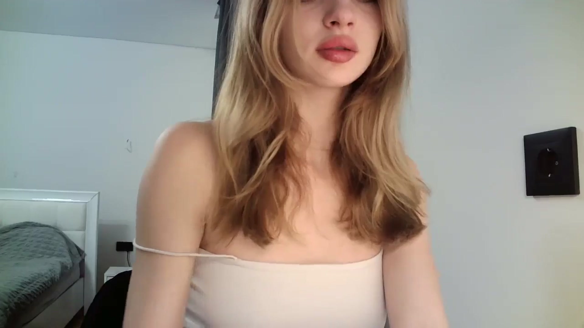 Gallery image thumbnail from MaryyCo's myfreecams stream on, 01/01/2025, 19:02 image 12 of 20