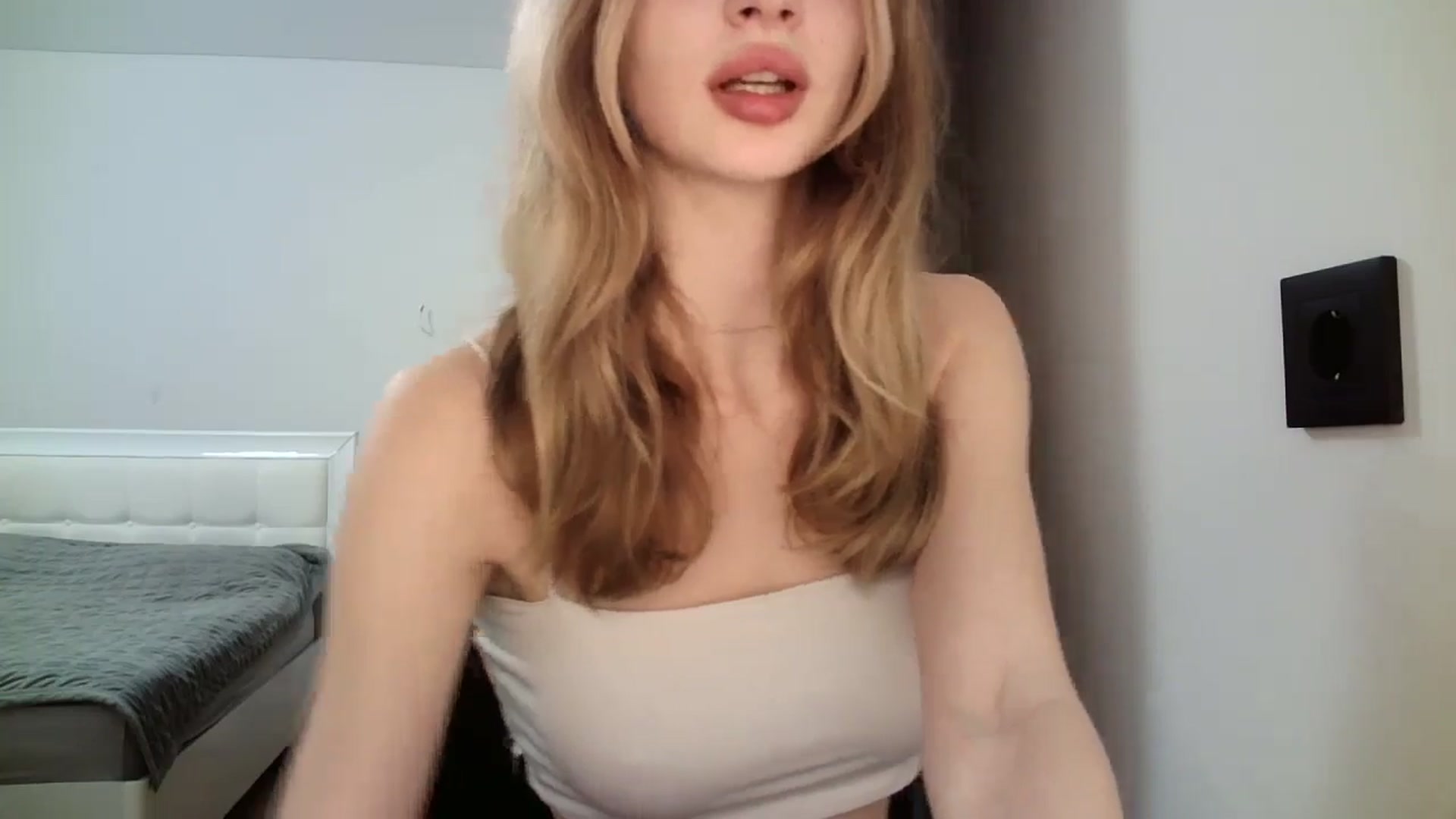 Gallery image thumbnail from MaryyCo's myfreecams stream on, 01/02/2025, 18:59 image 12 of 20