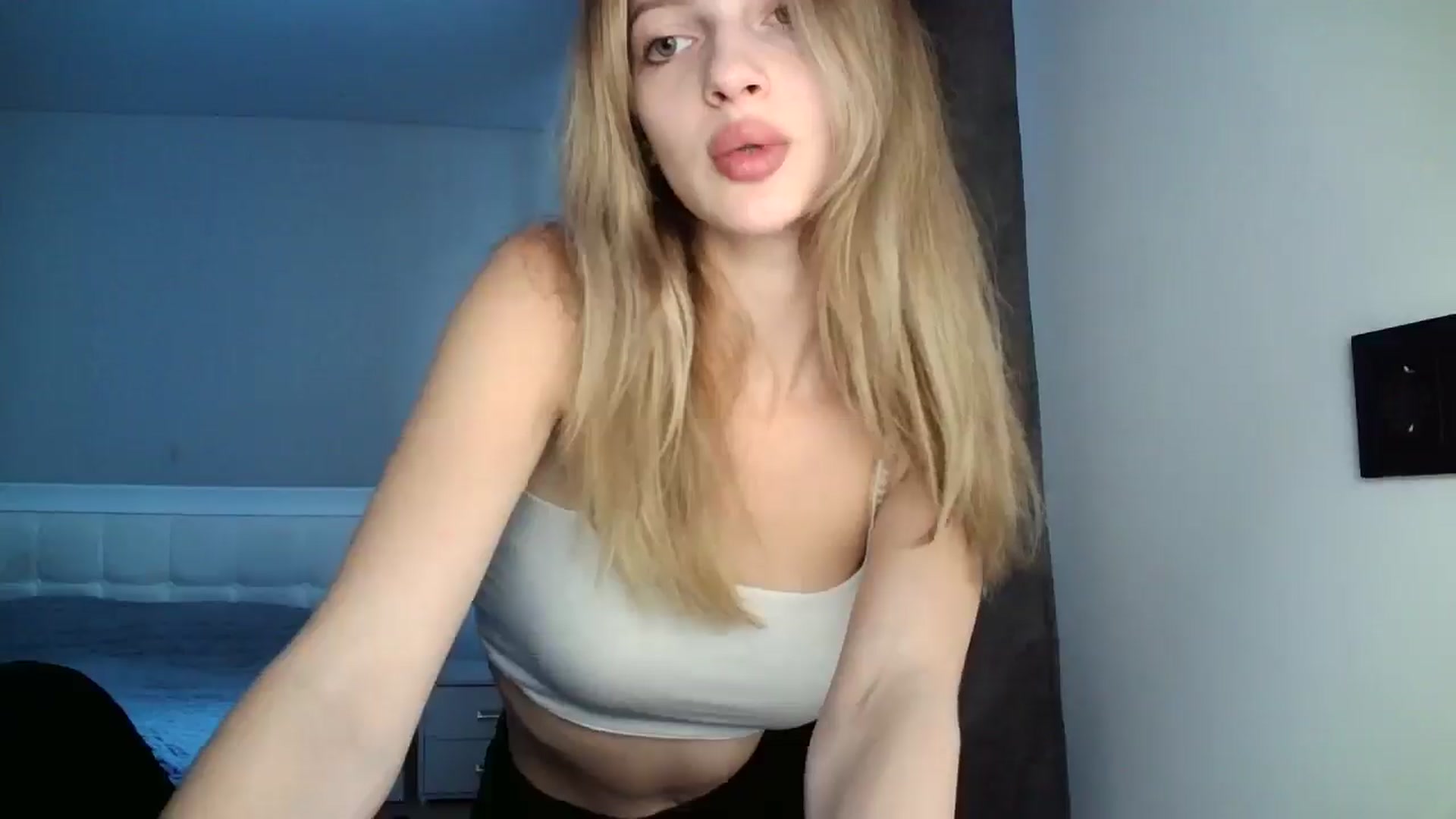 Gallery image thumbnail from MaryyCo's myfreecams stream on, 01/20/2025, 13:31 image 15 of 20