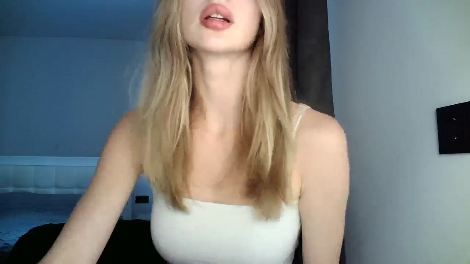 Gallery image thumbnail from MaryyCo's myfreecams stream on, 01/20/2025, 13:31 image 6 of 20