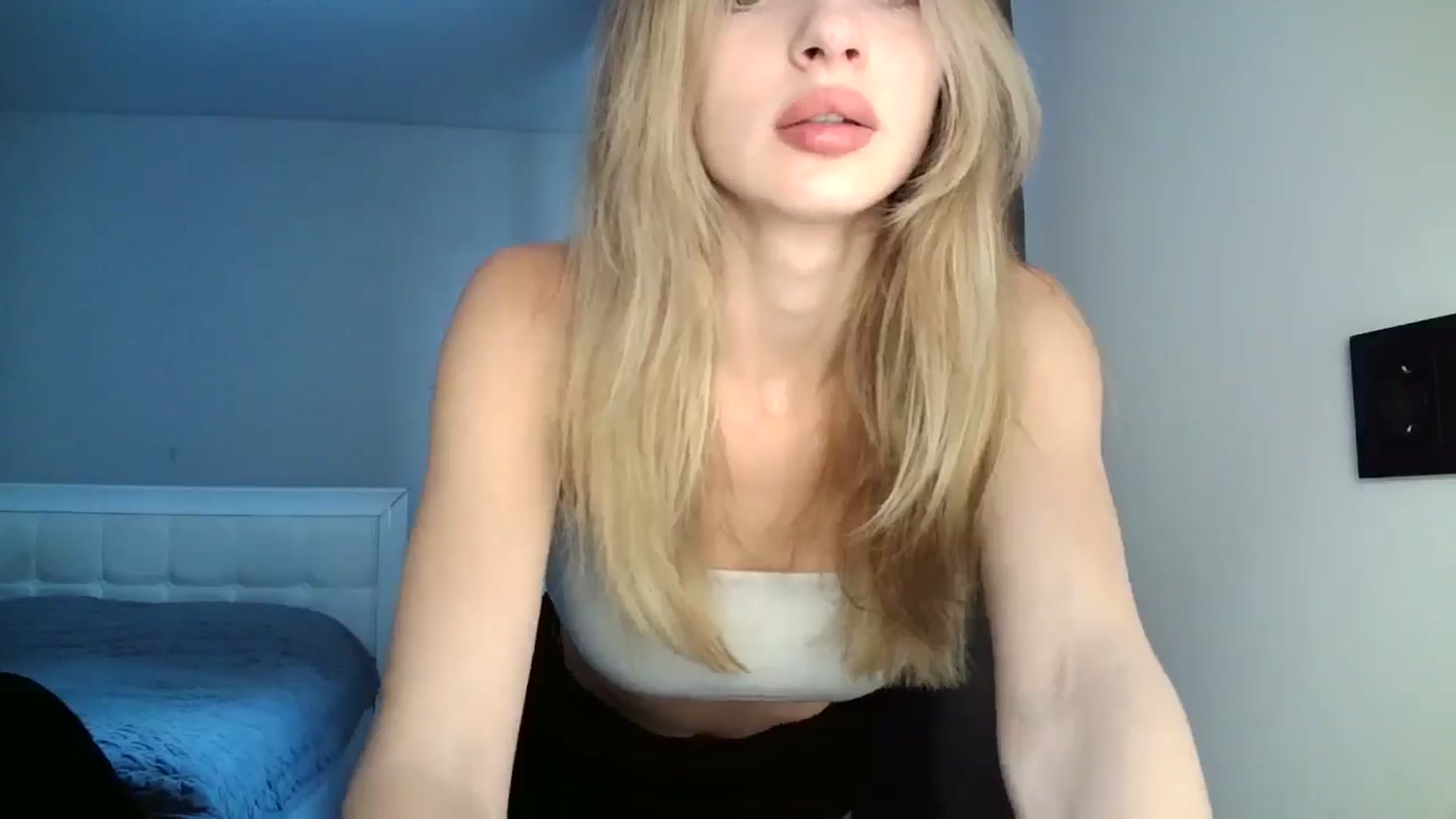 Gallery image thumbnail from MaryyCo's myfreecams stream on, 01/20/2025, 13:31 image 9 of 20