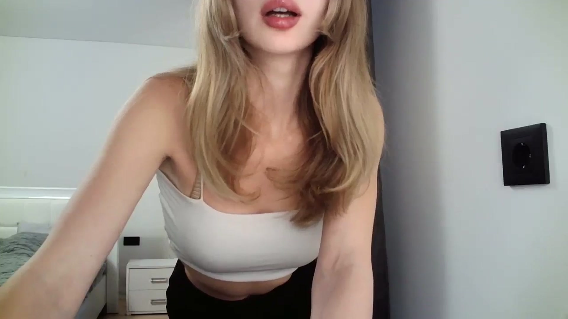 Gallery image thumbnail from MaryyCo's myfreecams stream on, 01/22/2025, 14:02 image 18 of 20
