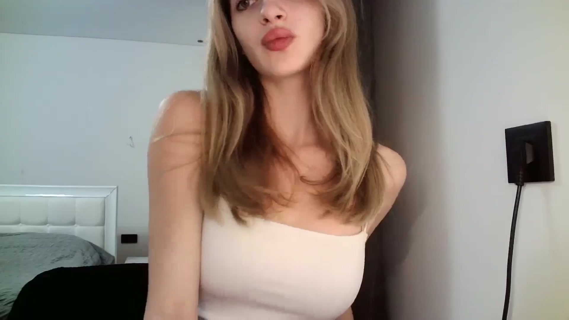 Gallery image thumbnail from MaryyCo's myfreecams stream on, 01/22/2025, 19:00 image 6 of 20