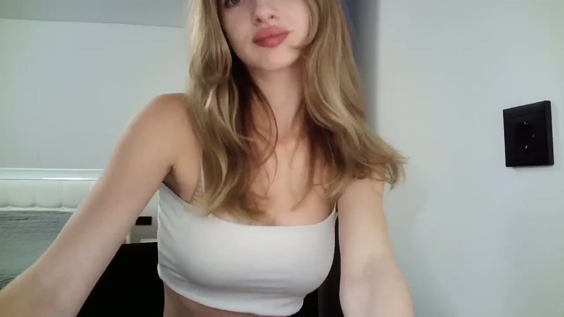 Gallery image thumbnail from MaryyCo's myfreecams stream on, 01/24/2025, 13:19 image 14 of 20
