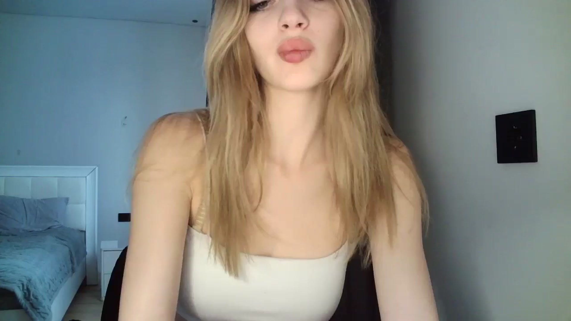 Gallery image thumbnail from MaryyCo's myfreecams stream on, 03/02/2025, 14:38 image 20 of 20
