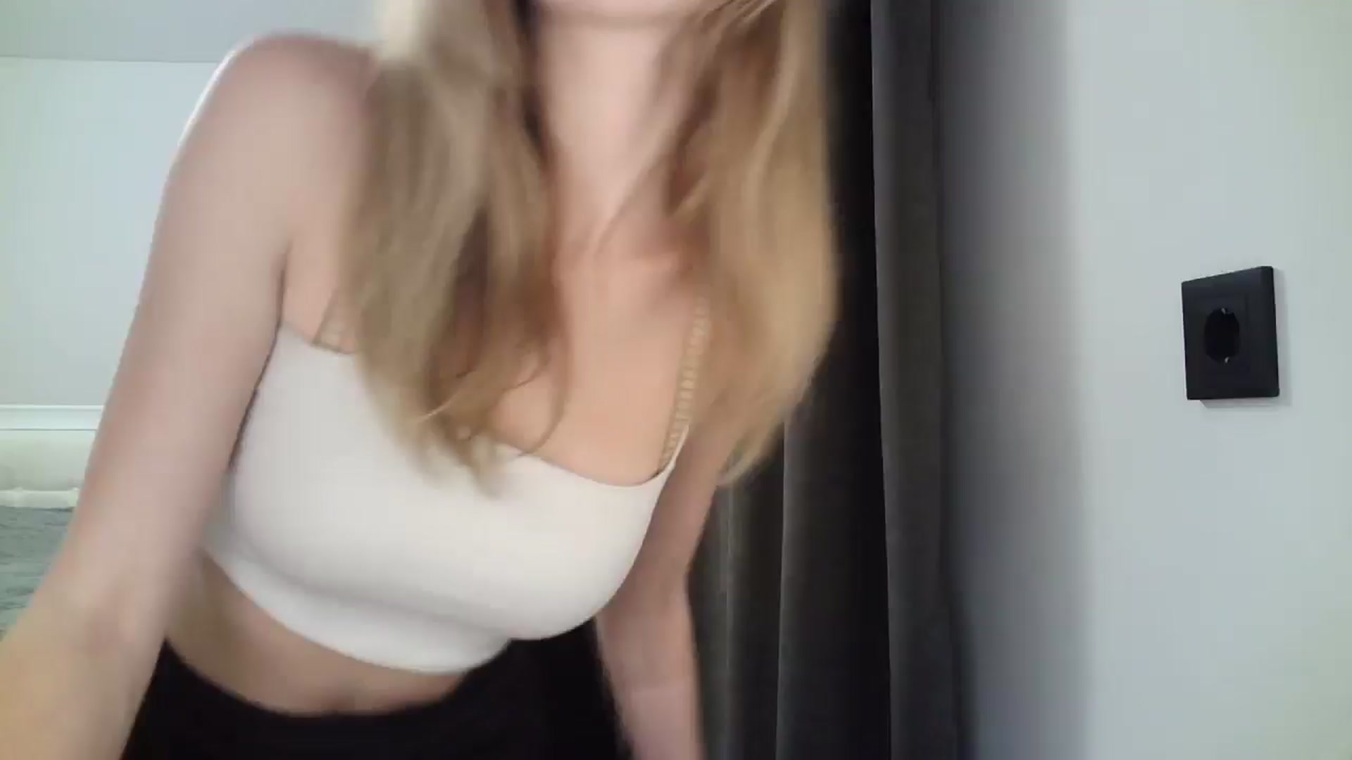 Gallery image thumbnail from MaryyCo's myfreecams stream on, 03/04/2025, 19:17 image 19 of 20