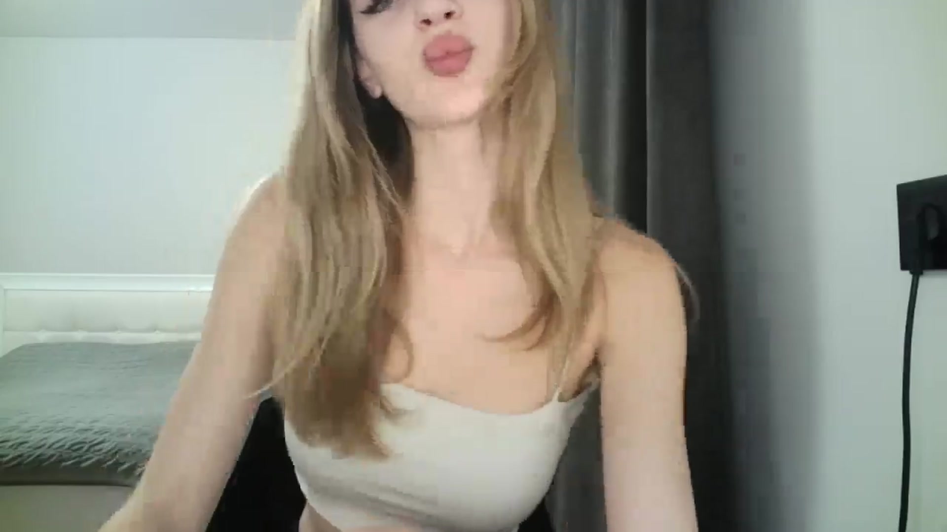Gallery image thumbnail from MaryyCo's myfreecams stream on, 03/05/2025, 17:08 image 12 of 20