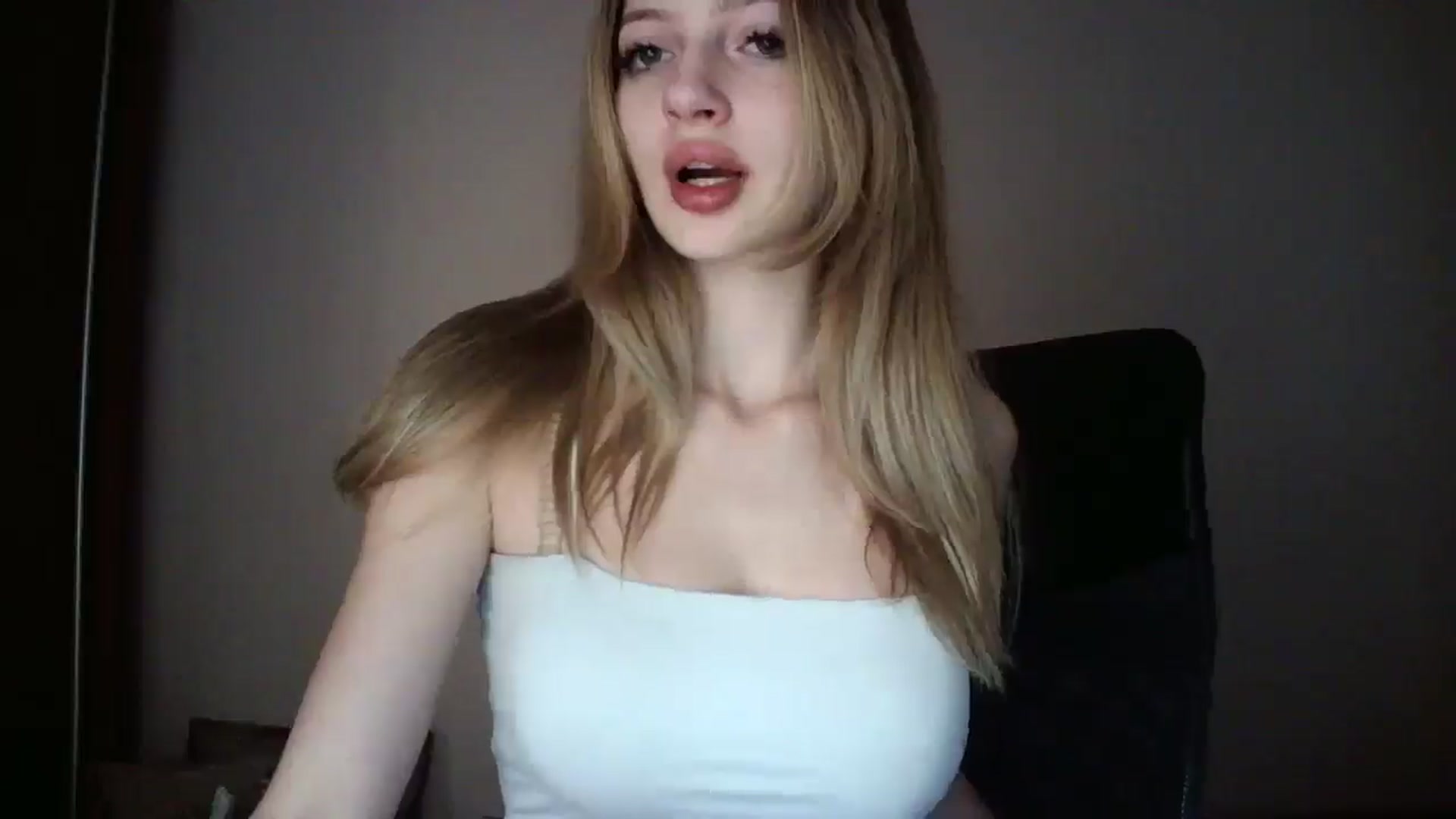 Gallery image thumbnail from MaryyCo's myfreecams stream on, 03/09/2025, 14:31 image 8 of 20