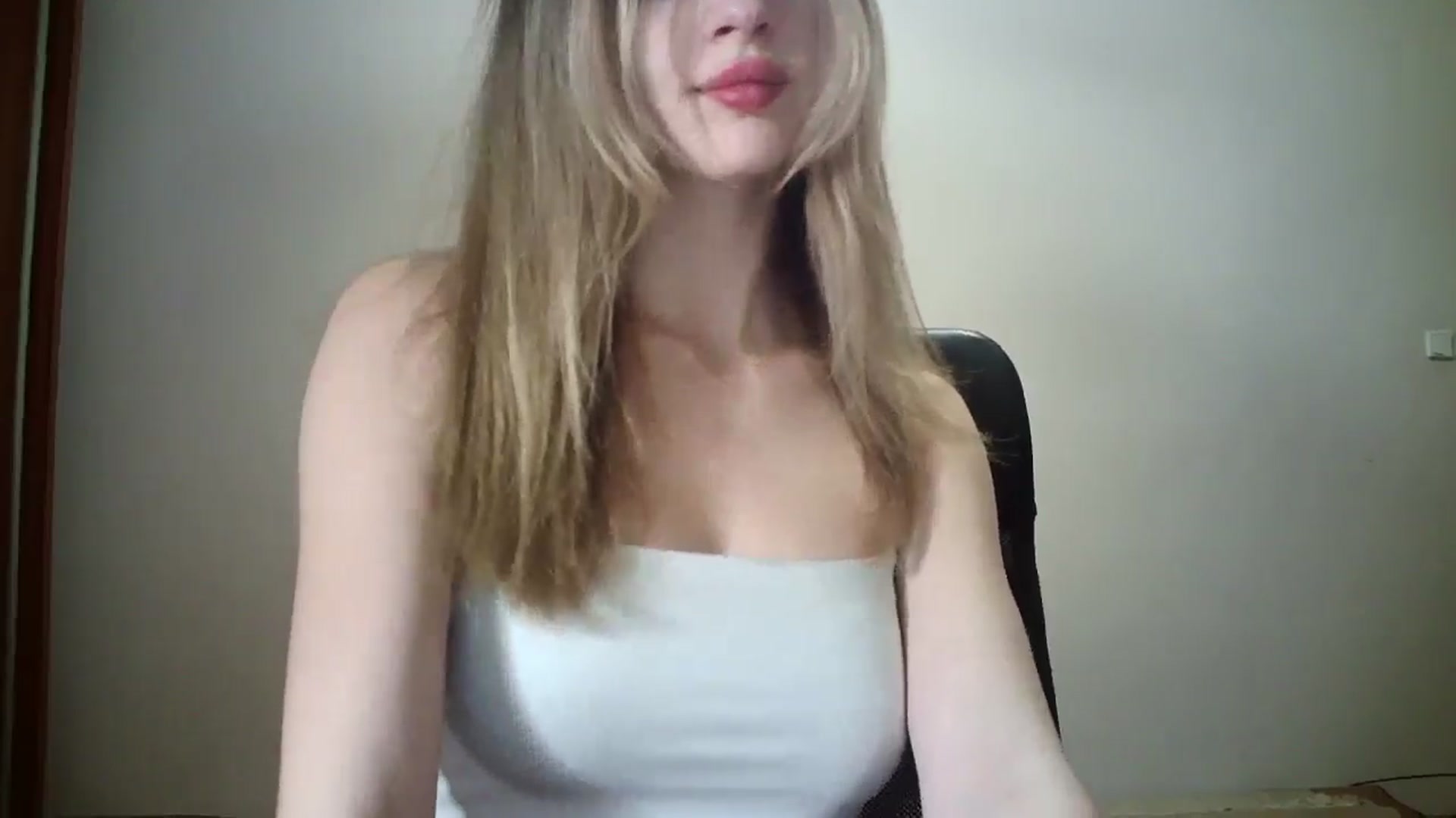 Gallery image thumbnail from MaryyCo's myfreecams stream on, 03/11/2025, 18:36 image 7 of 20