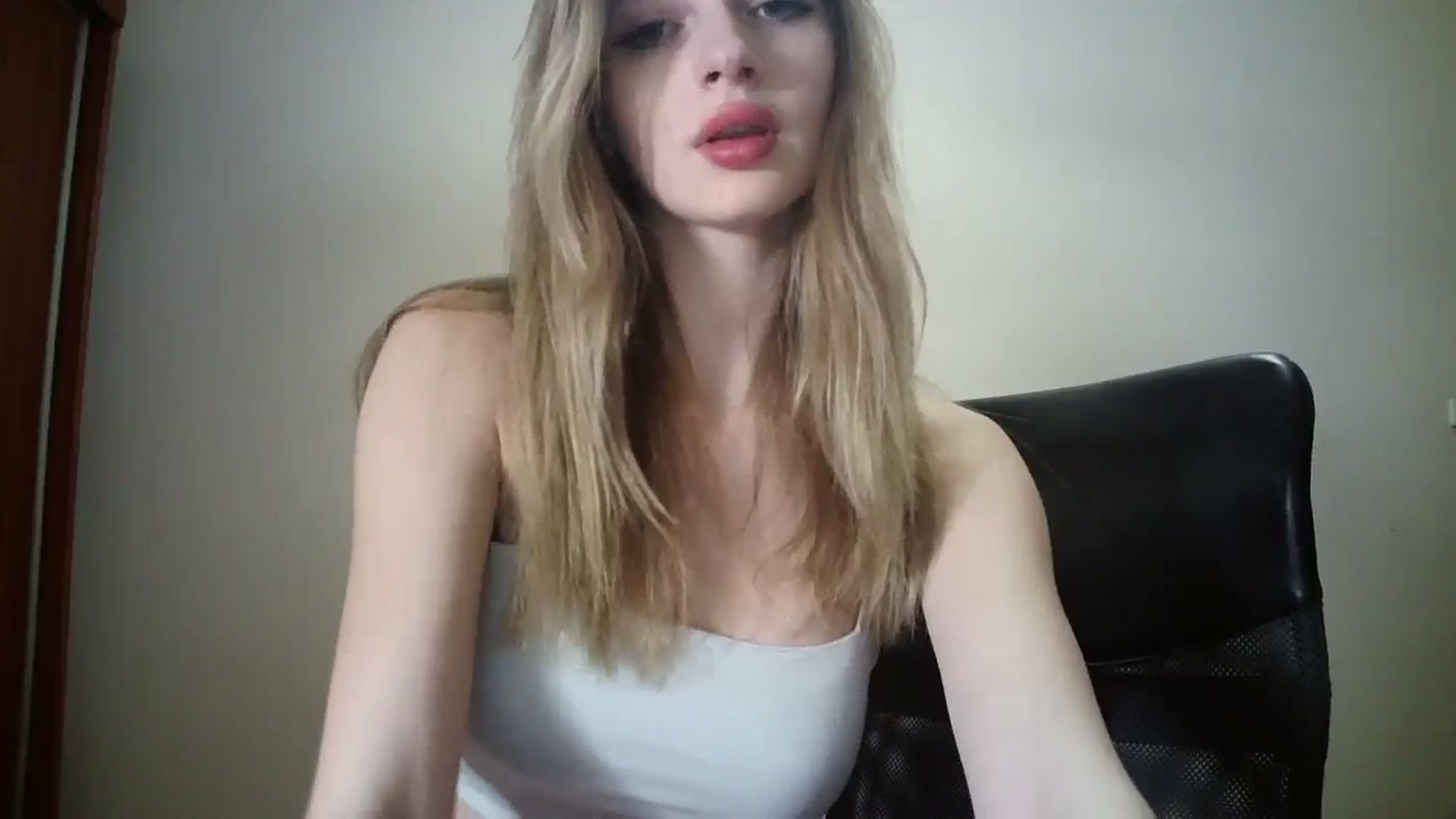 Gallery image thumbnail from MaryyCo's myfreecams stream on, 03/11/2025, 18:36 image 14 of 20