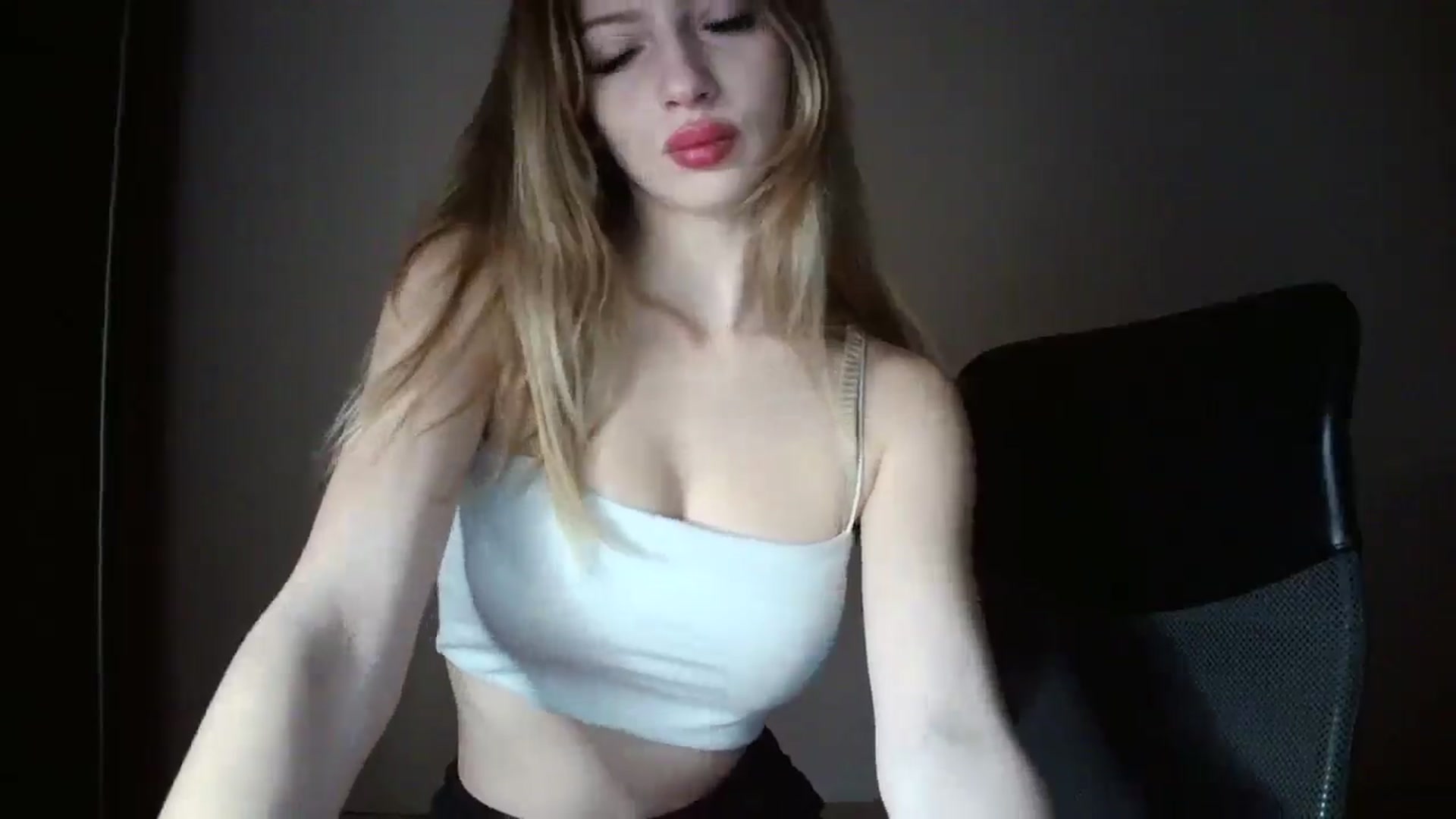 Gallery image thumbnail from MaryyCo's myfreecams stream on, 03/12/2025, 10:39 image 19 of 20