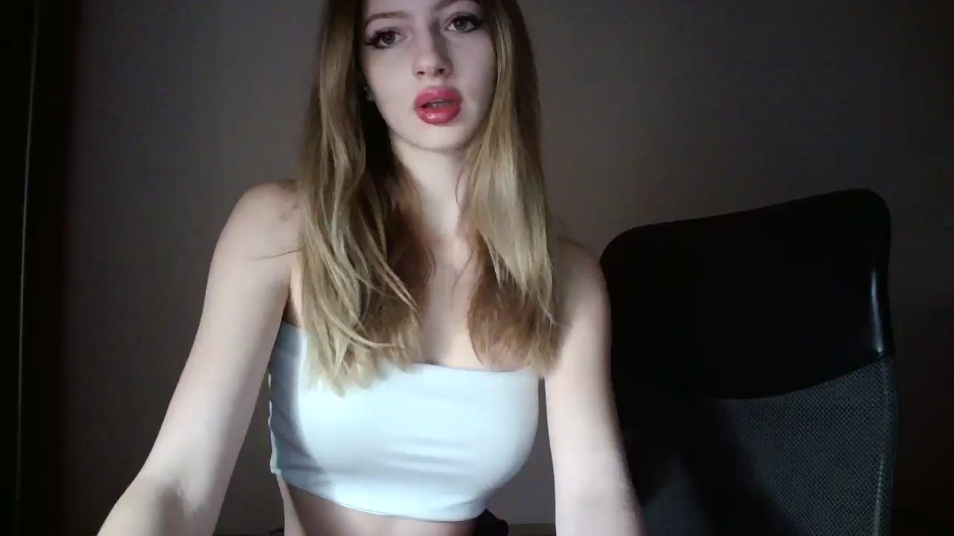 Gallery image thumbnail from MaryyCo's myfreecams stream on, 03/12/2025, 10:39 image 4 of 20