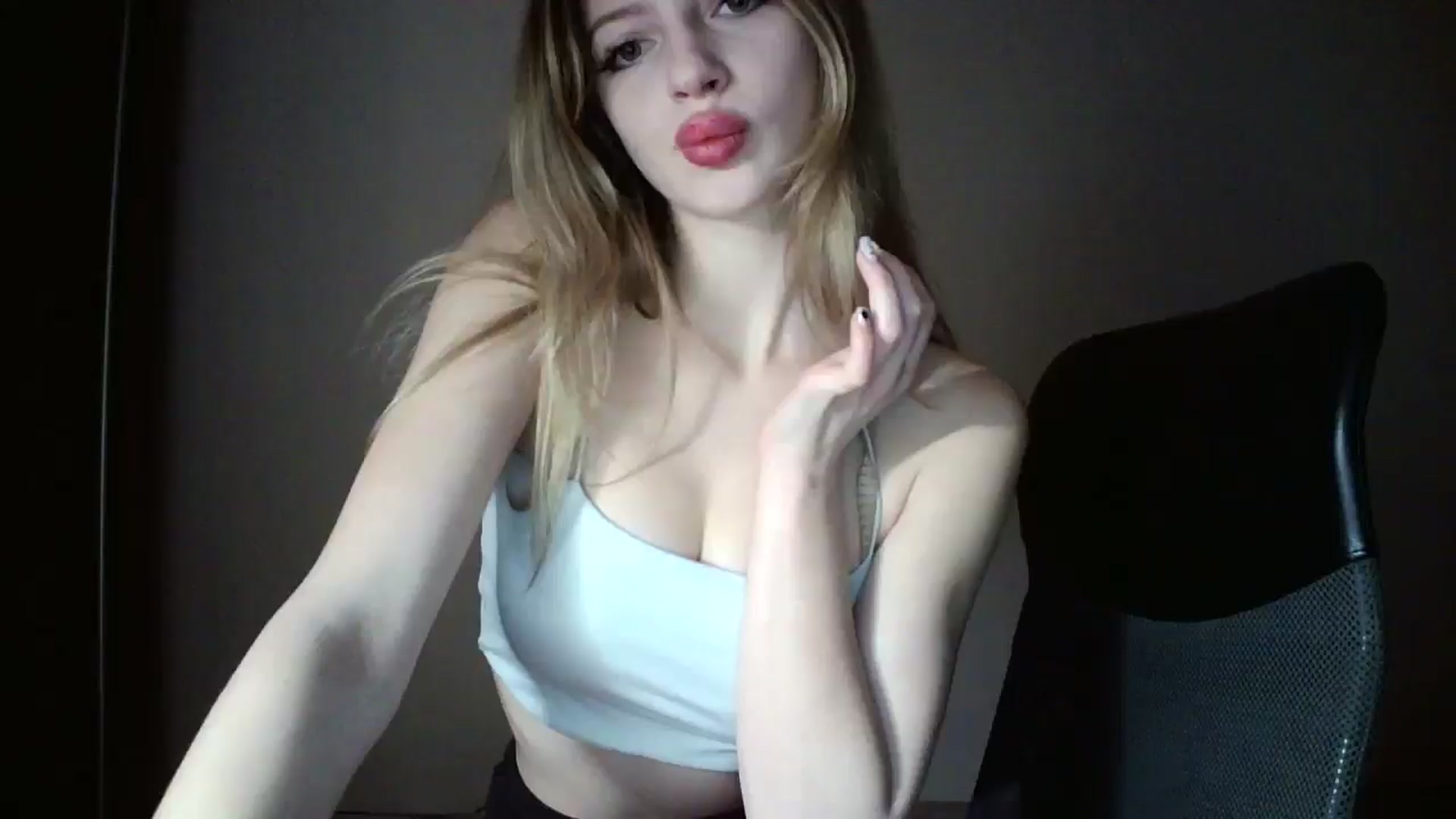 Gallery image thumbnail from MaryyCo's myfreecams stream on, 03/12/2025, 10:39 image 18 of 20