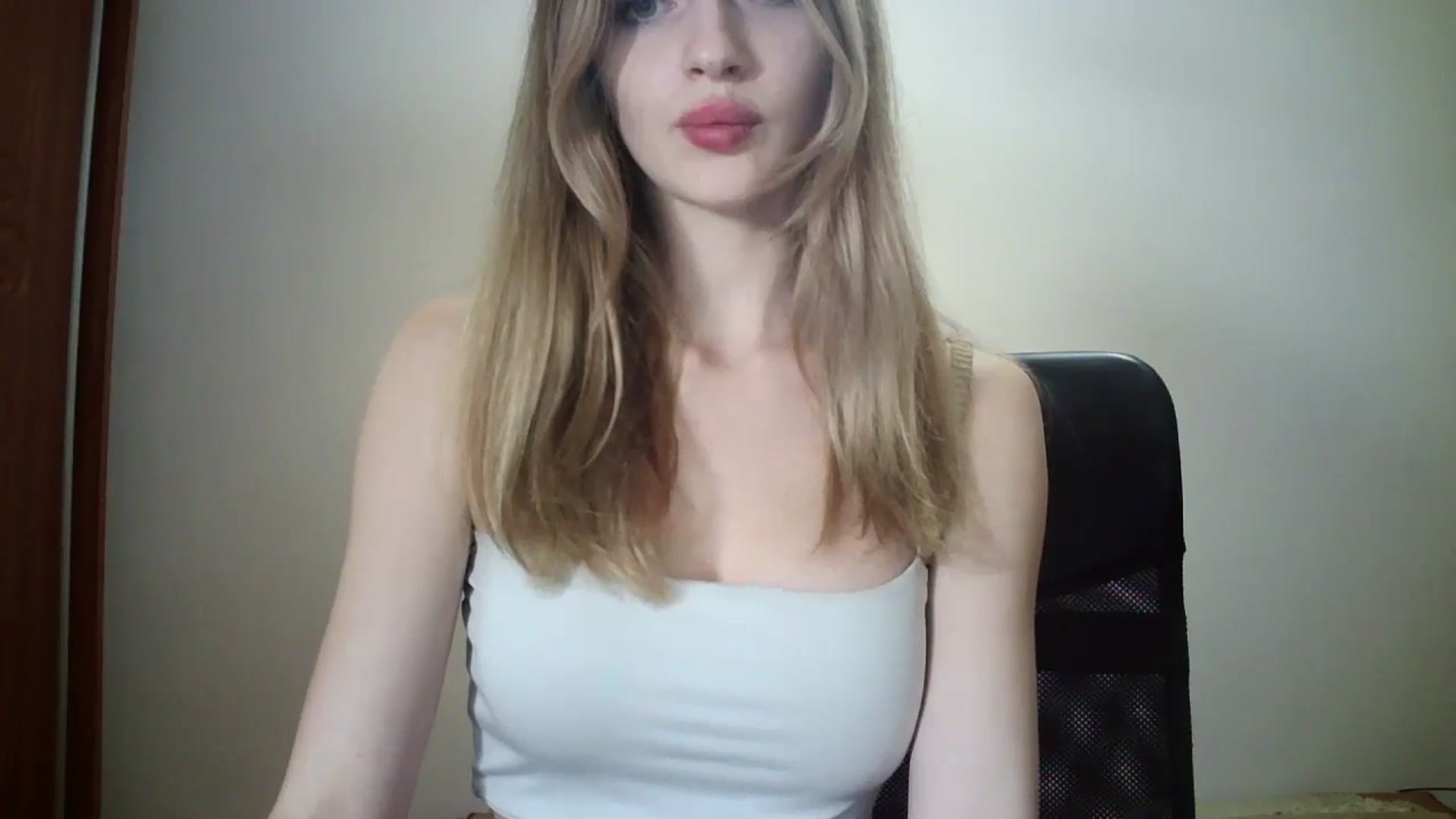 Gallery image thumbnail from MaryyCo's myfreecams stream on, 03/12/2025, 19:05 image 11 of 20