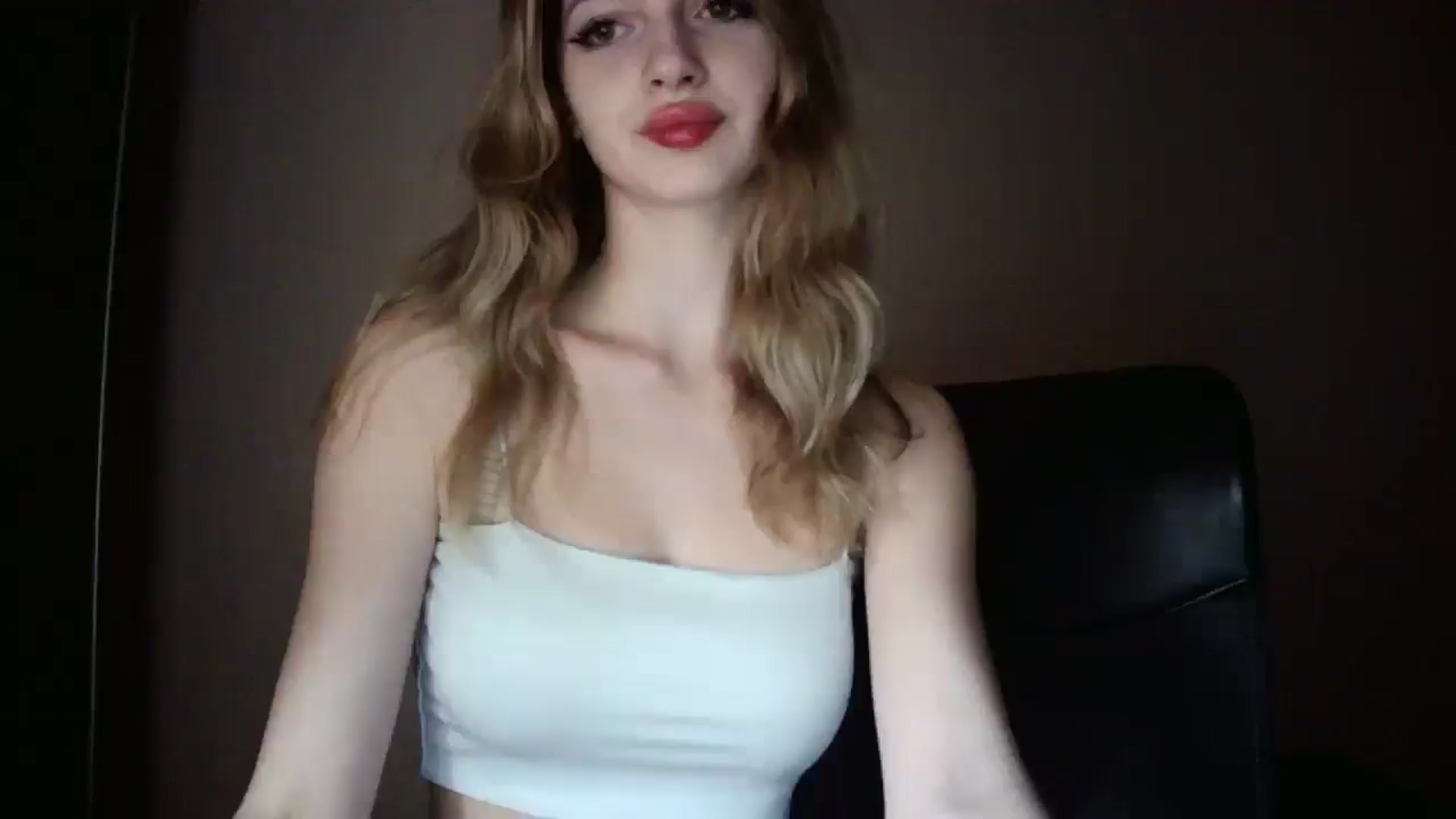 Gallery image thumbnail from MaryyCo's myfreecams stream on, 03/13/2025, 16:52 image 18 of 20