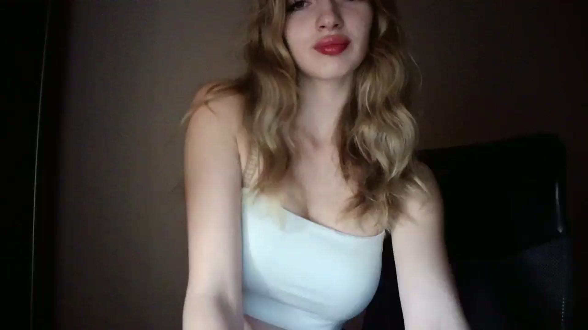 Gallery image thumbnail from MaryyCo's myfreecams stream on, 03/13/2025, 16:52 image 10 of 20