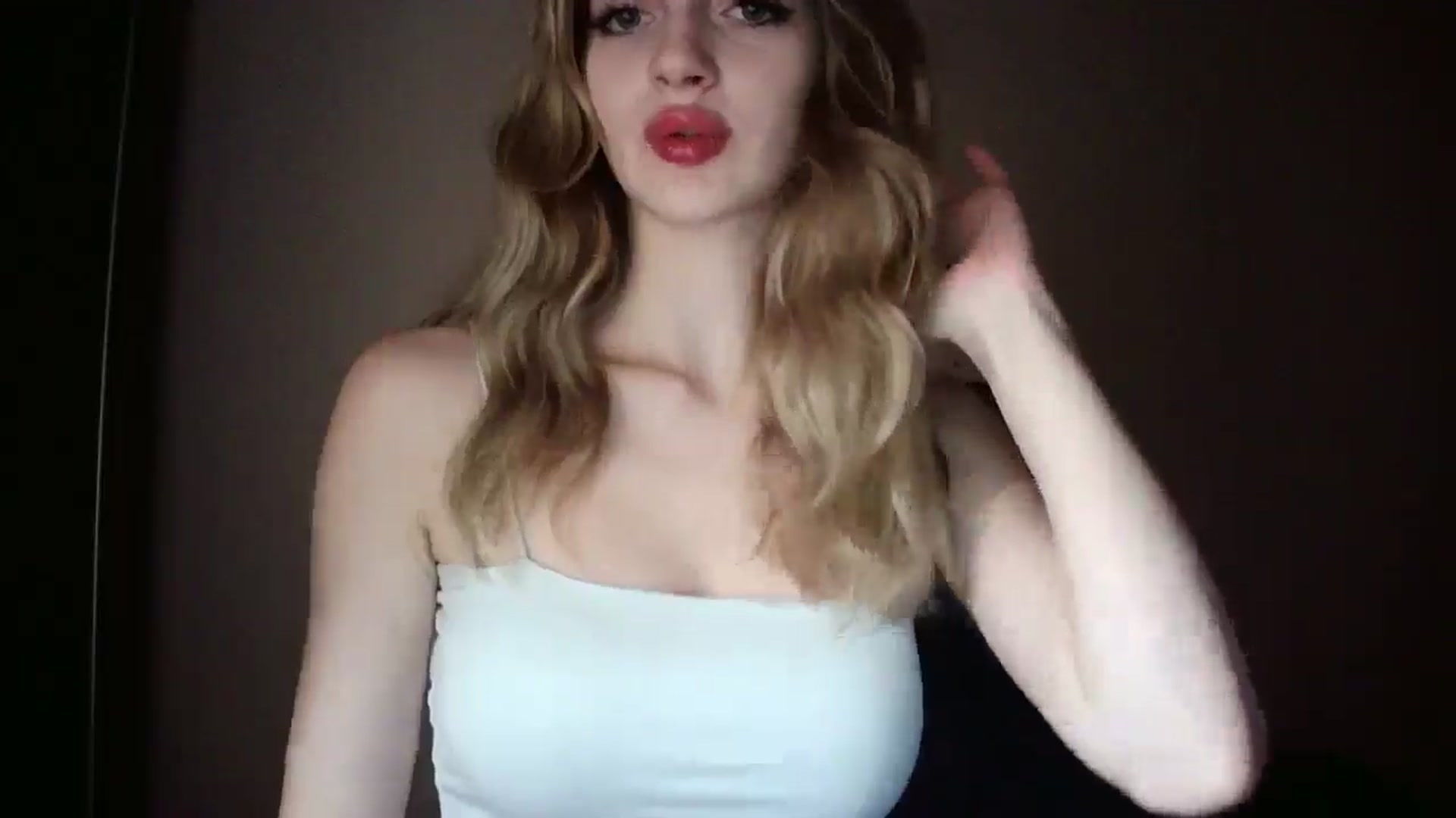 Gallery image thumbnail from MaryyCo's myfreecams stream on, 03/13/2025, 16:52 image 19 of 20