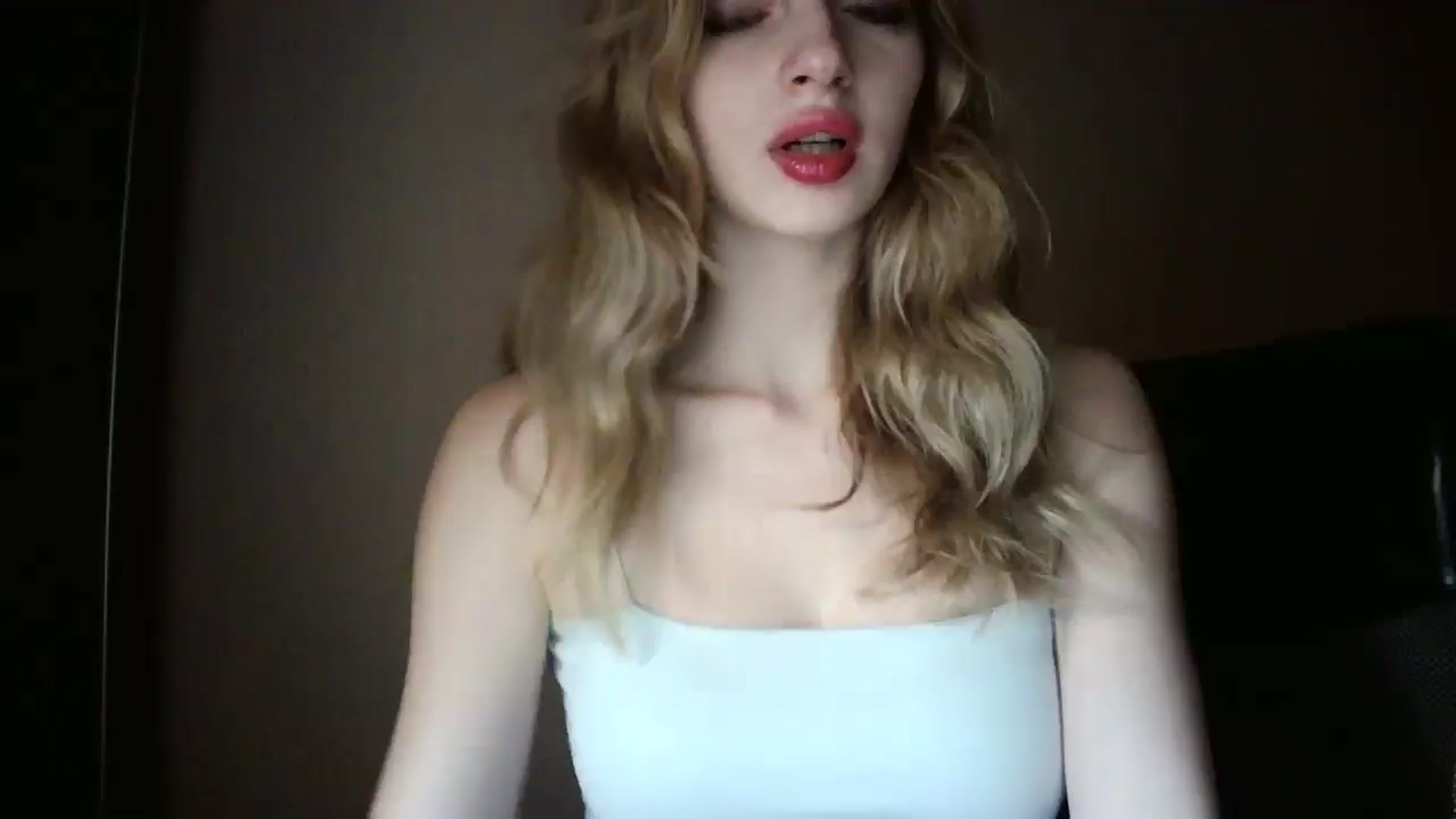 Gallery image thumbnail from MaryyCo's myfreecams stream on, 03/13/2025, 16:52 image 12 of 20