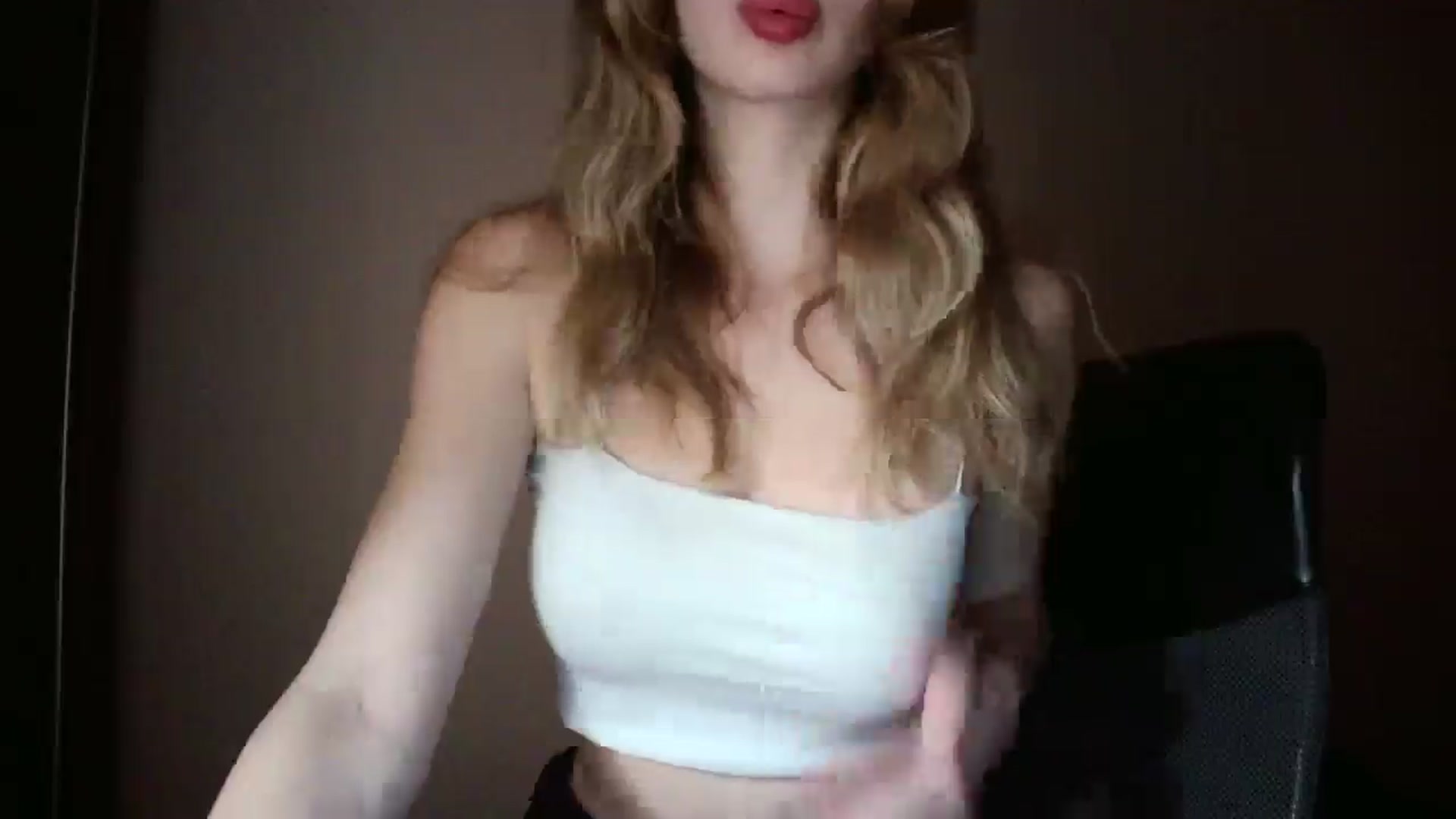 Gallery image thumbnail from MaryyCo's myfreecams stream on, 03/13/2025, 17:34 image 11 of 20