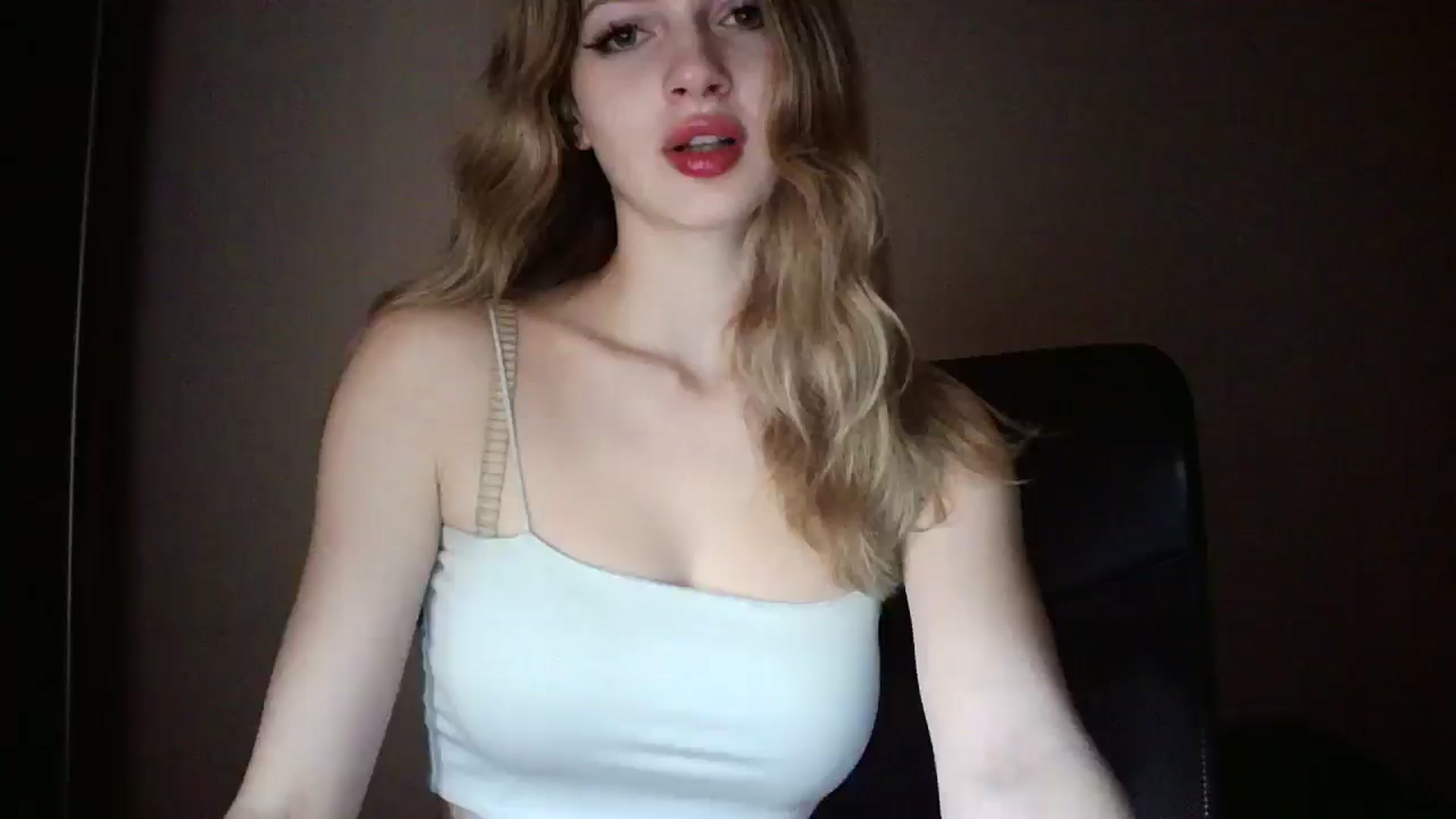 Gallery image thumbnail from MaryyCo's myfreecams stream on, 03/13/2025, 17:34 image 1 of 20