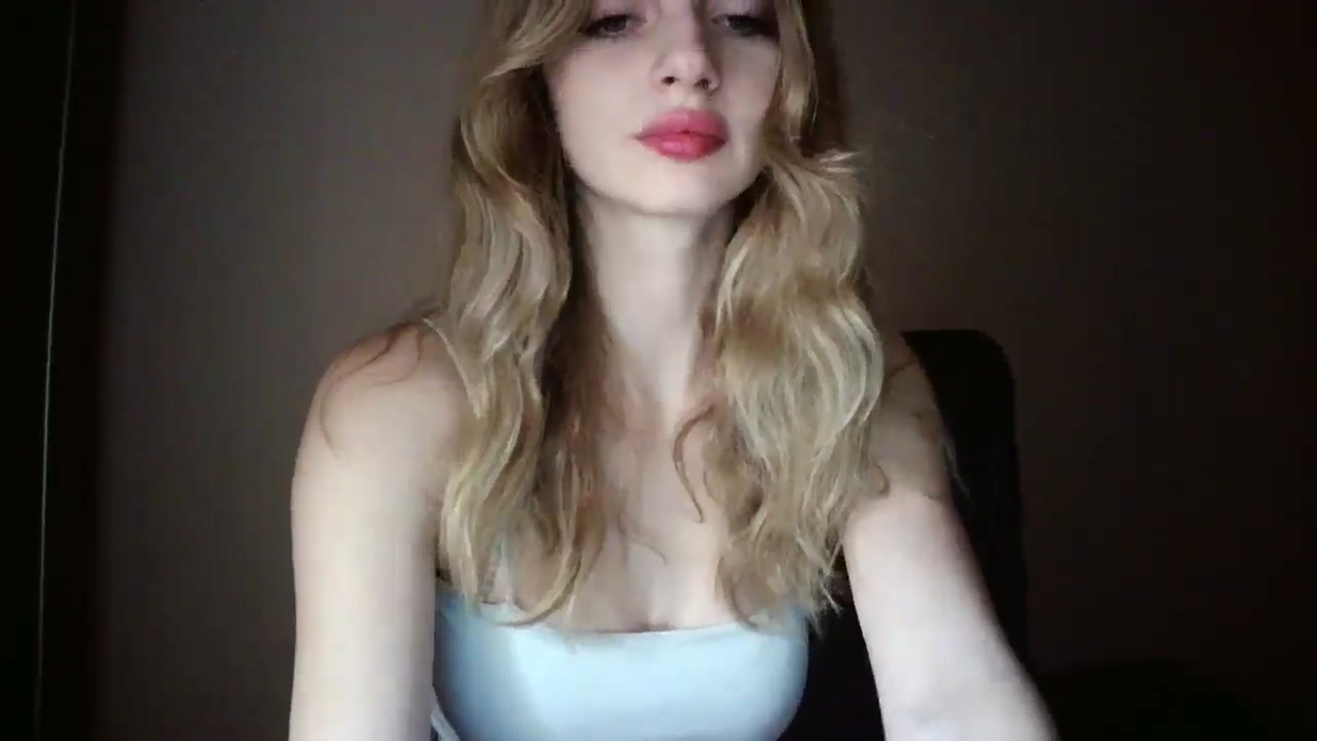 Gallery image thumbnail from MaryyCo's myfreecams stream on, 03/13/2025, 17:34 image 9 of 20