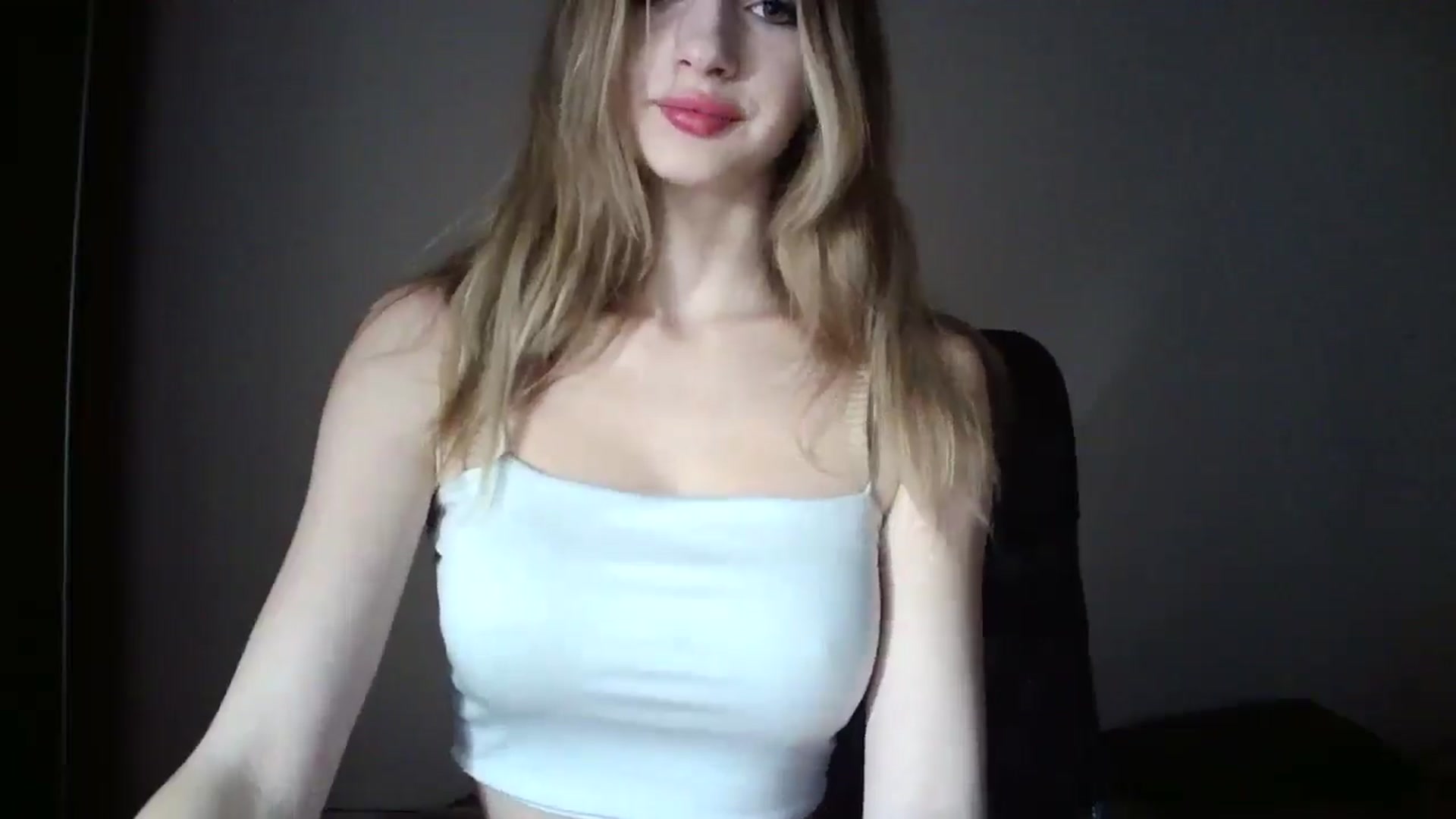 Gallery image thumbnail from MaryyCo's myfreecams stream on, 03/14/2025, 12:30 image 9 of 20