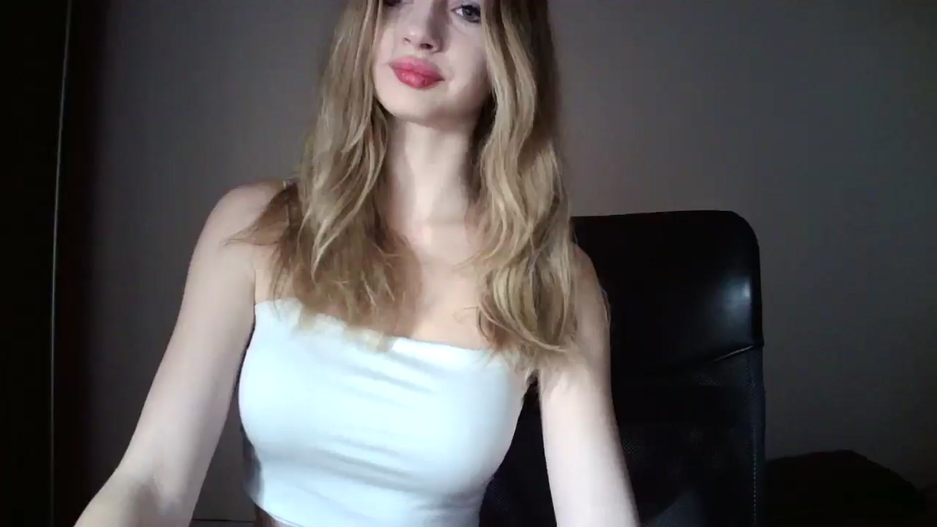 Gallery image thumbnail from MaryyCo's myfreecams stream on, 03/14/2025, 12:30 image 7 of 20