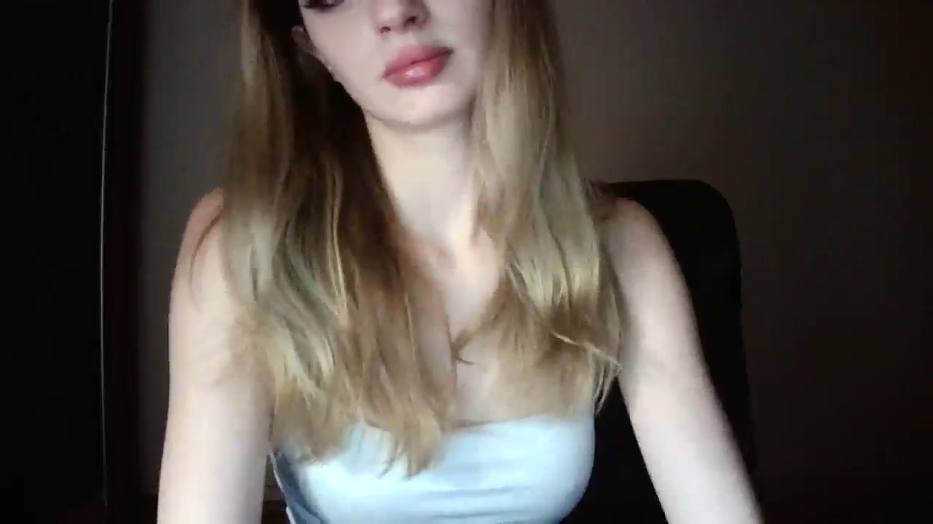 Gallery image thumbnail from MaryyCo's myfreecams stream on, 03/16/2025, 17:32 image 15 of 20