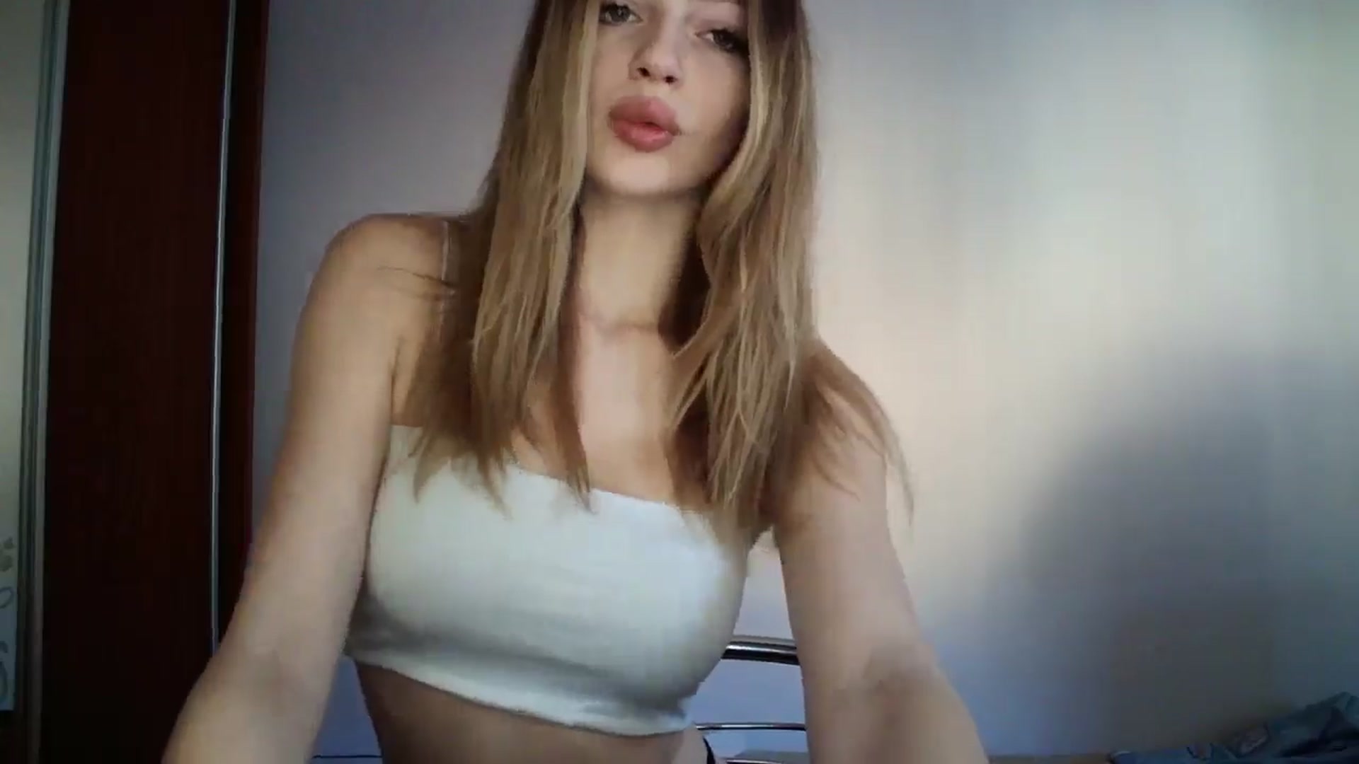 Gallery image thumbnail from MaryyCo's myfreecams stream on, 03/21/2025, 14:03 image 5 of 20