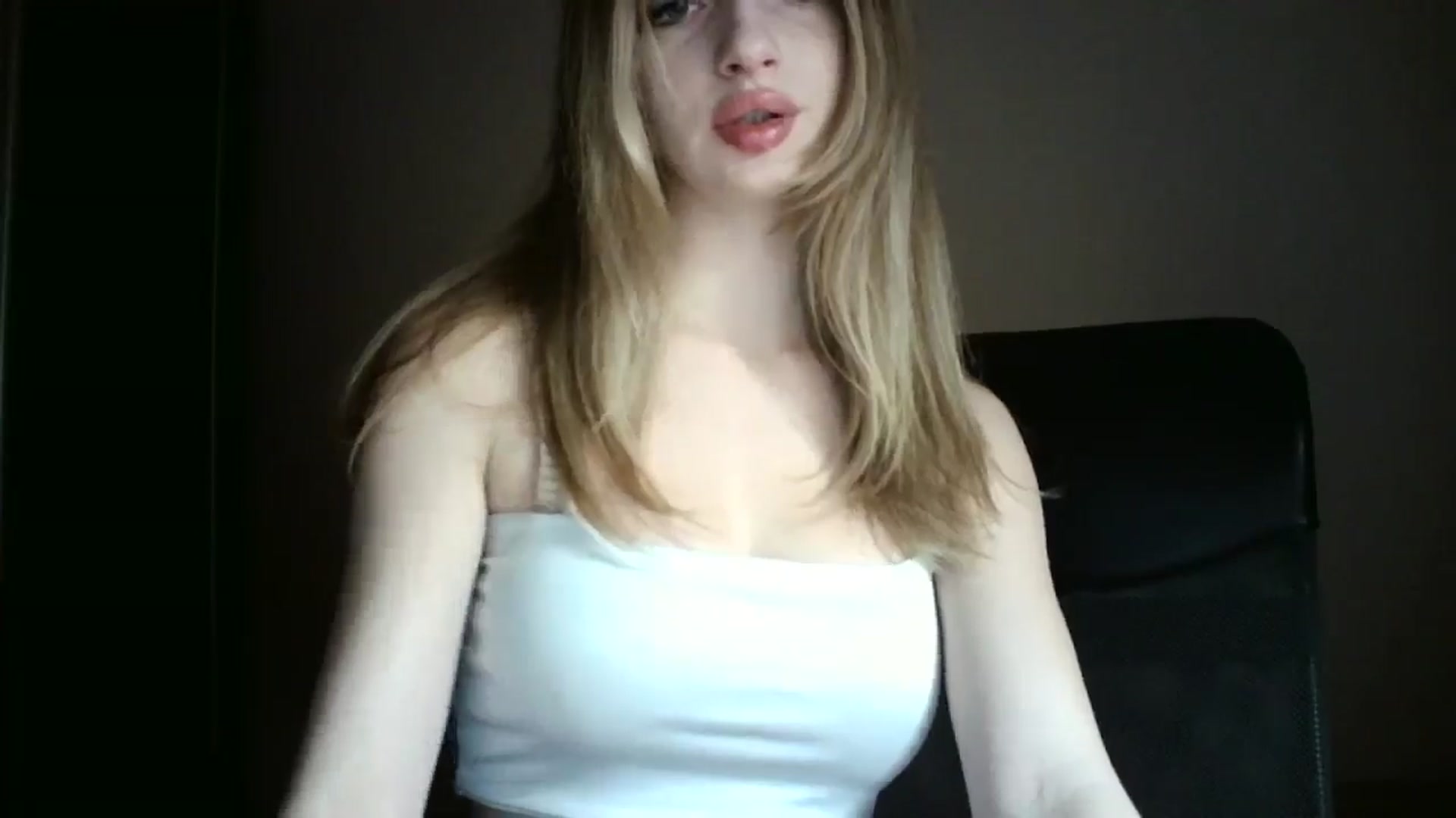 Gallery image thumbnail from MaryyCo's myfreecams stream on, 03/22/2025, 16:44 image 6 of 20