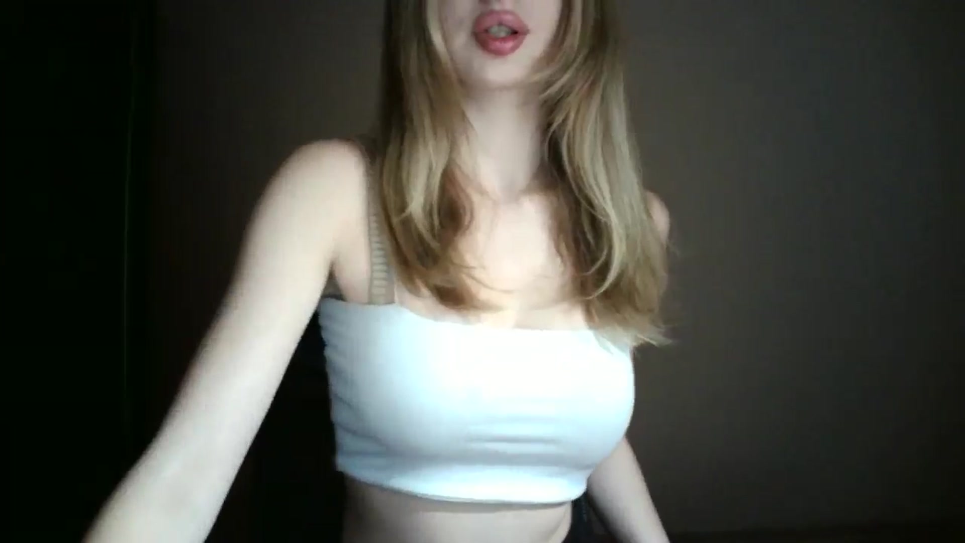 Gallery image thumbnail from MaryyCo's myfreecams stream on, 03/22/2025, 16:44 image 10 of 20