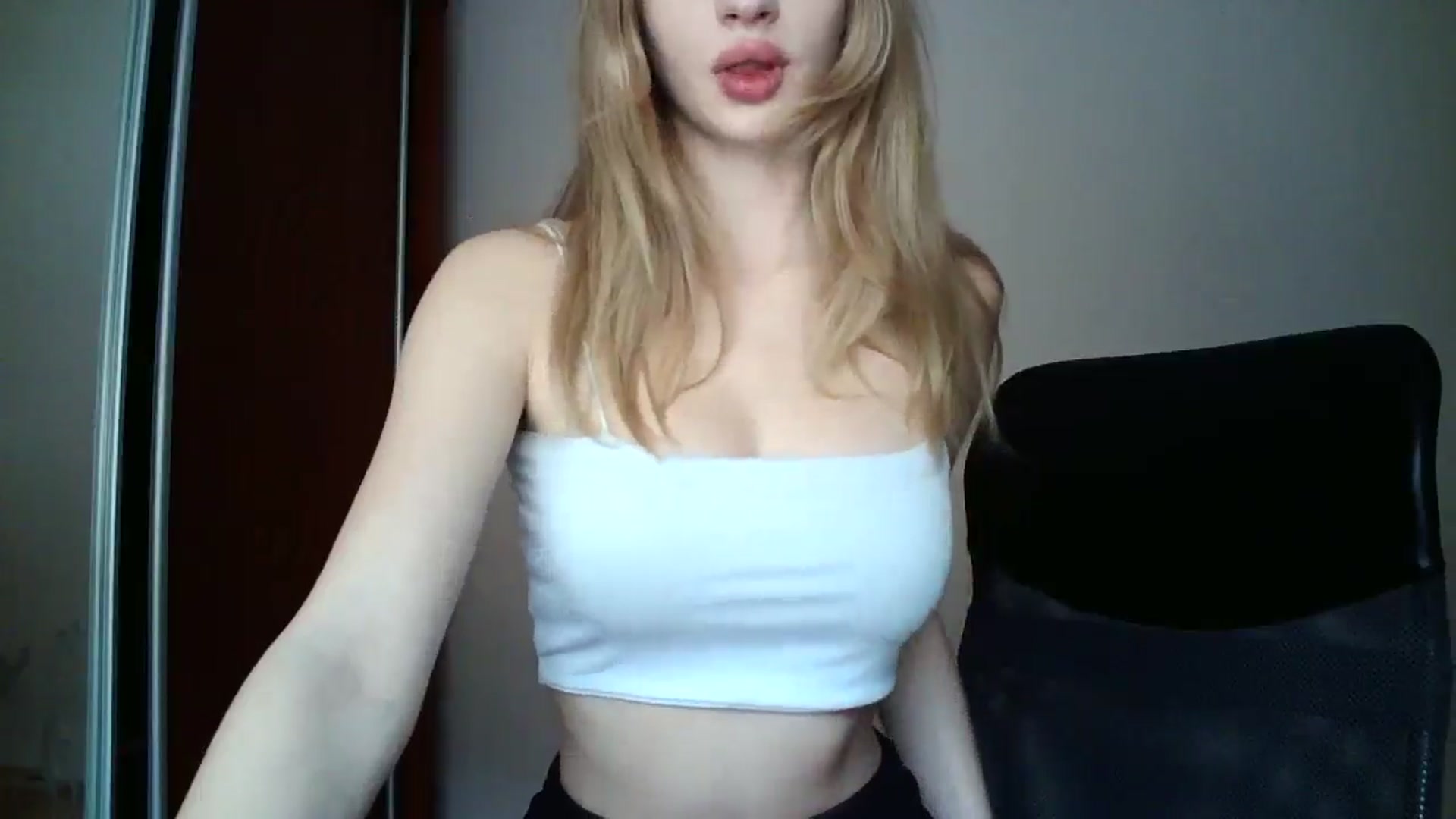 Gallery image thumbnail from MaryyCo's myfreecams stream on, 03/23/2025, 13:07 image 11 of 20
