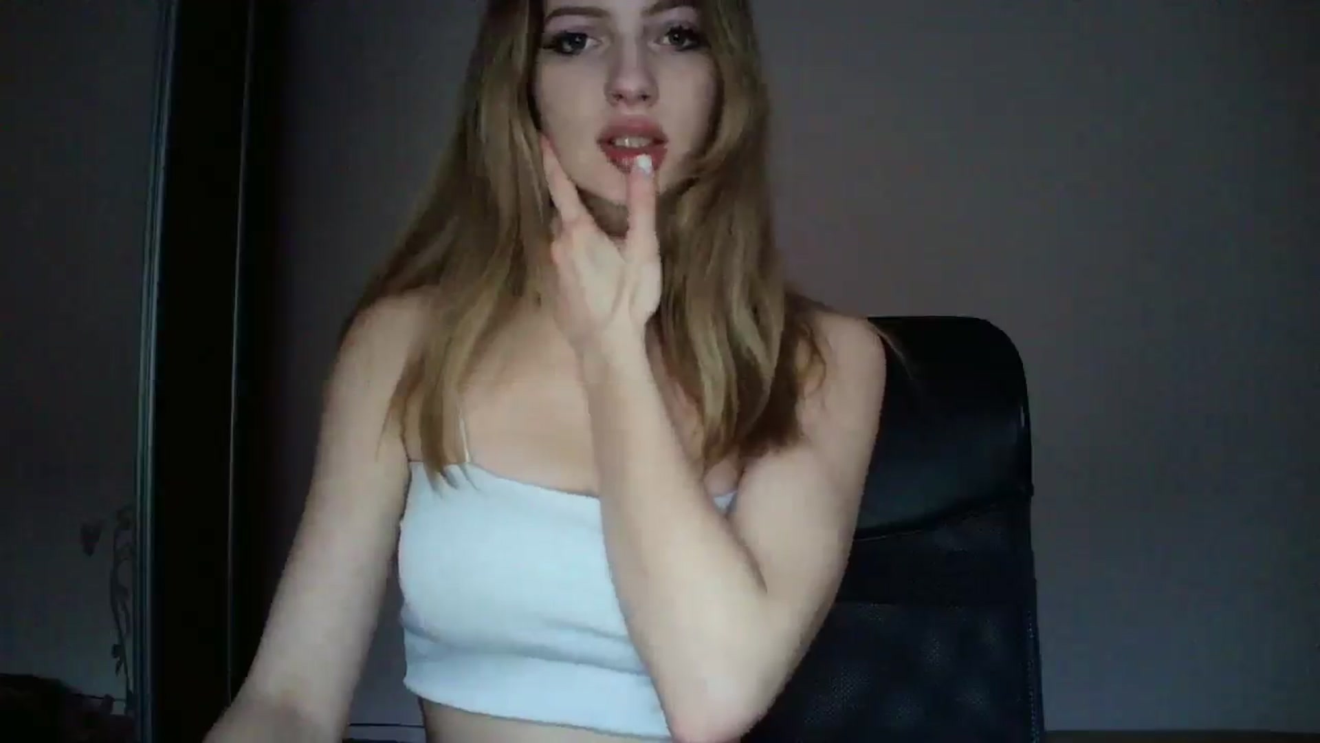 Gallery image thumbnail from MaryyCo's myfreecams stream on, 03/23/2025, 16:19 image 10 of 20