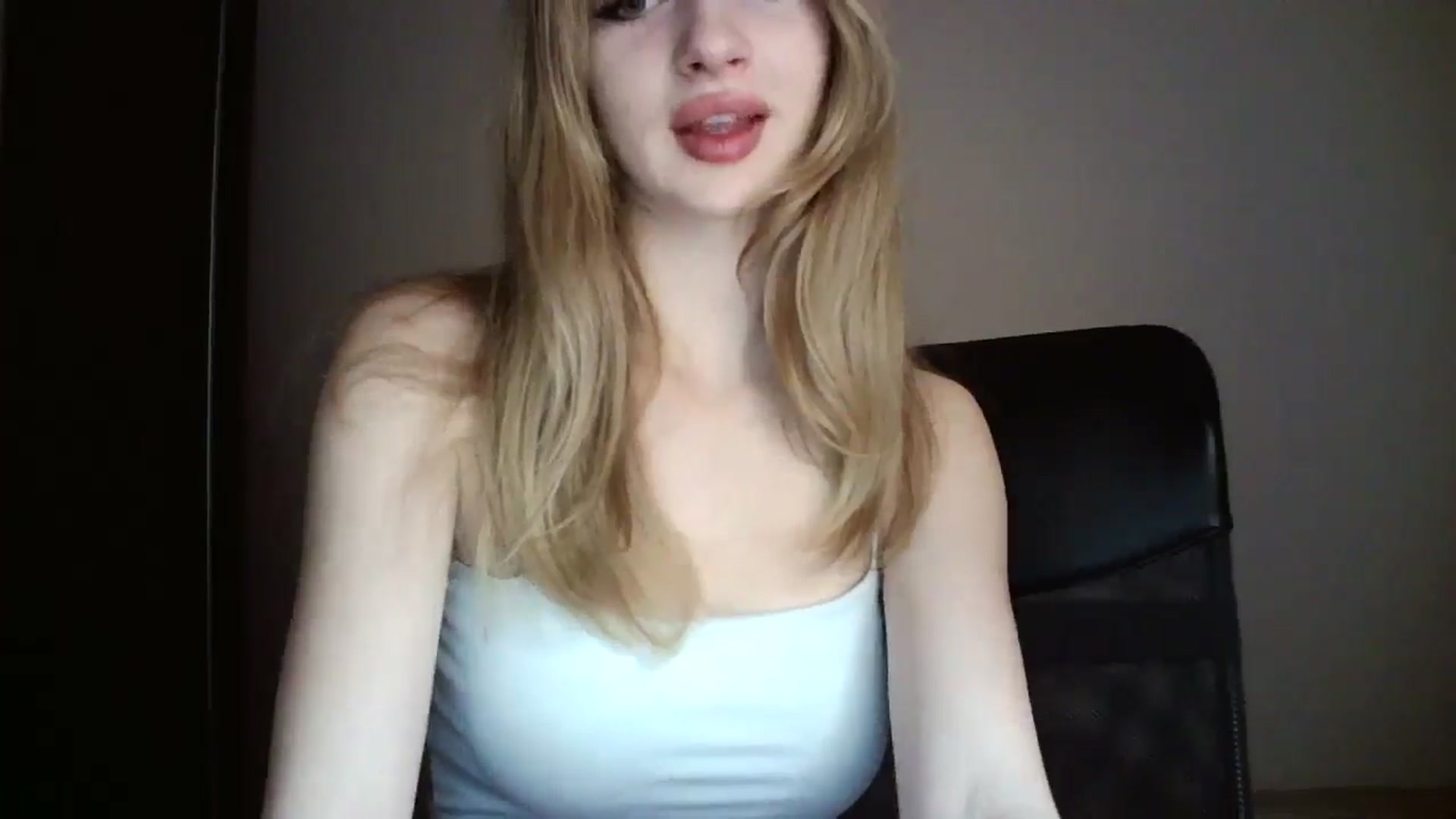 Gallery image thumbnail from MaryyCo's myfreecams stream on, 03/24/2025, 15:14 image 17 of 20