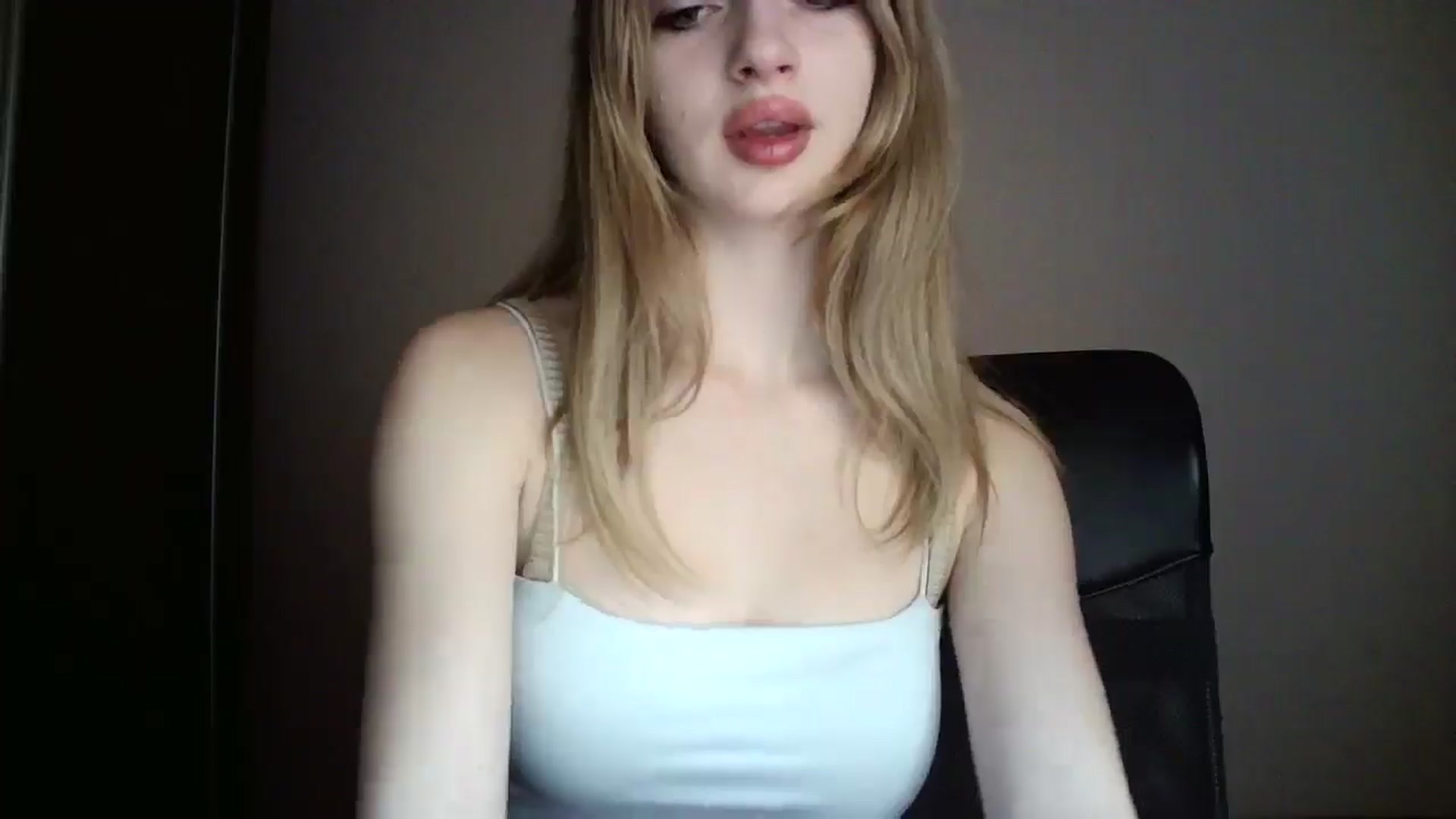 Gallery image thumbnail from MaryyCo's myfreecams stream on, 03/24/2025, 15:46 image 7 of 20
