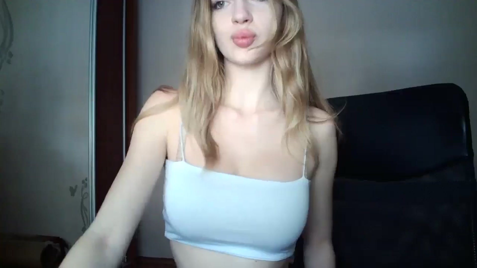 Gallery image thumbnail from MaryyCo's myfreecams stream on, 04/06/2025, 13:16 image 7 of 20