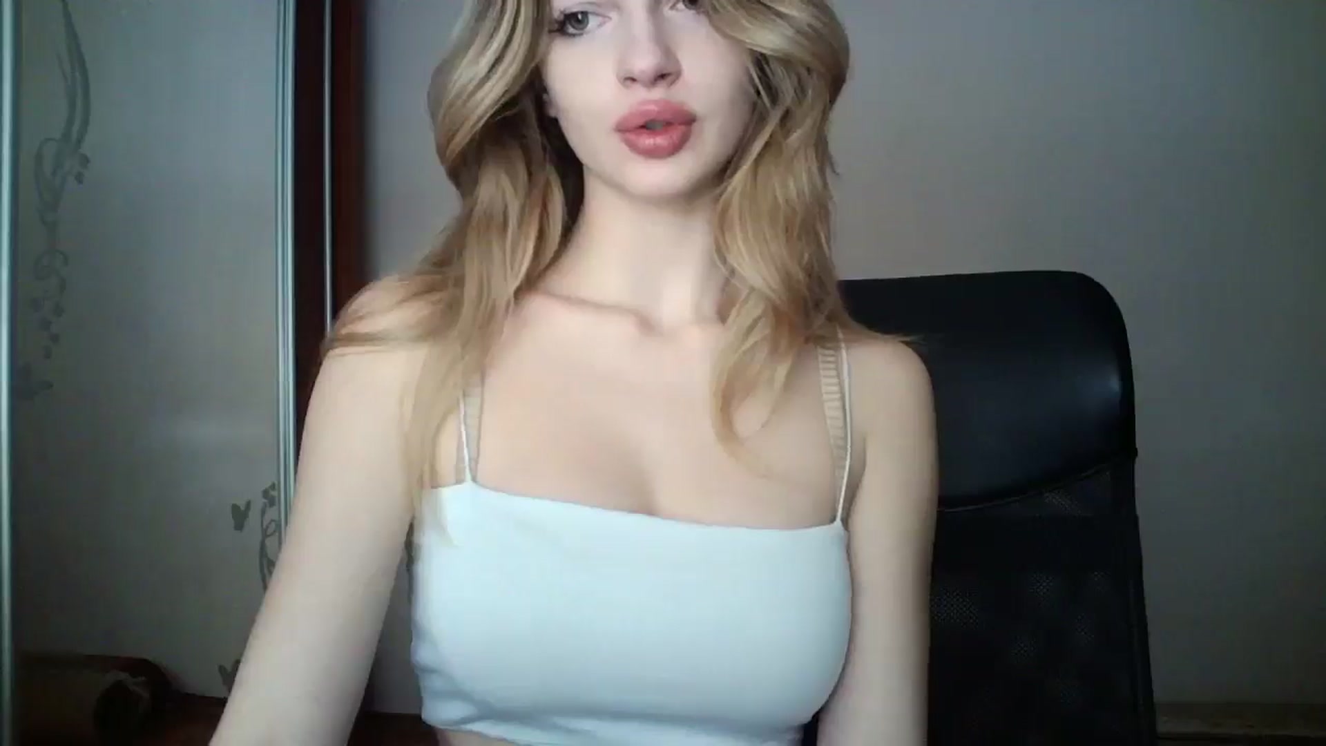 Gallery image thumbnail from MaryyCo's myfreecams stream on, 04/07/2025, 12:24 image 15 of 20