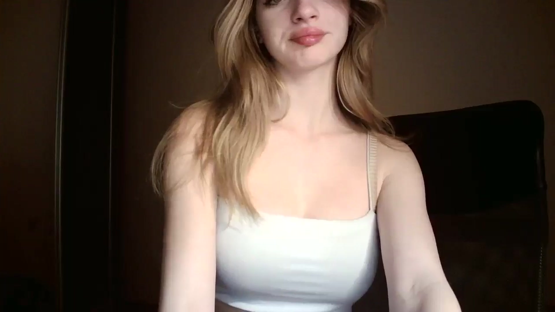 Gallery image thumbnail from MaryyCo's myfreecams stream on, 04/07/2025, 18:00 image 5 of 20