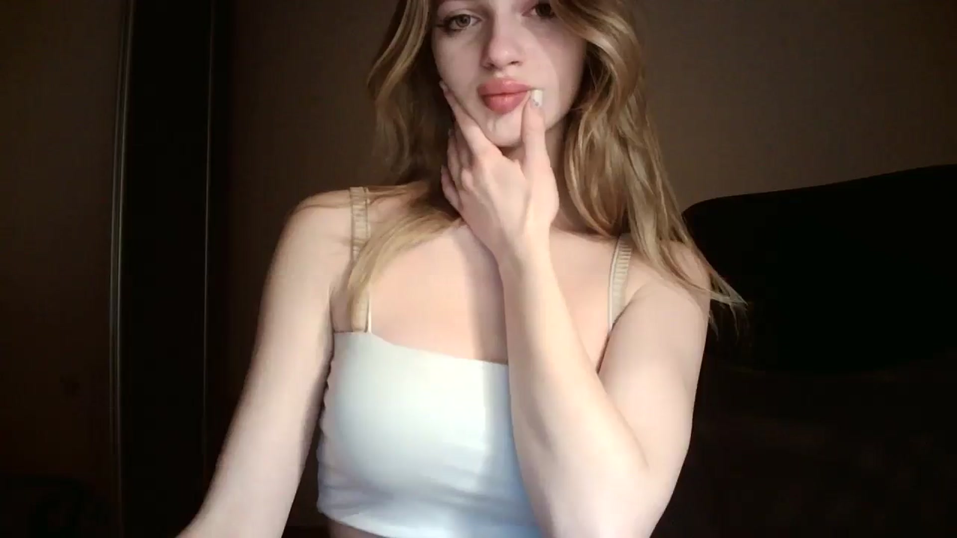 Gallery image thumbnail from MaryyCo's myfreecams stream on, 04/07/2025, 18:00 image 19 of 20