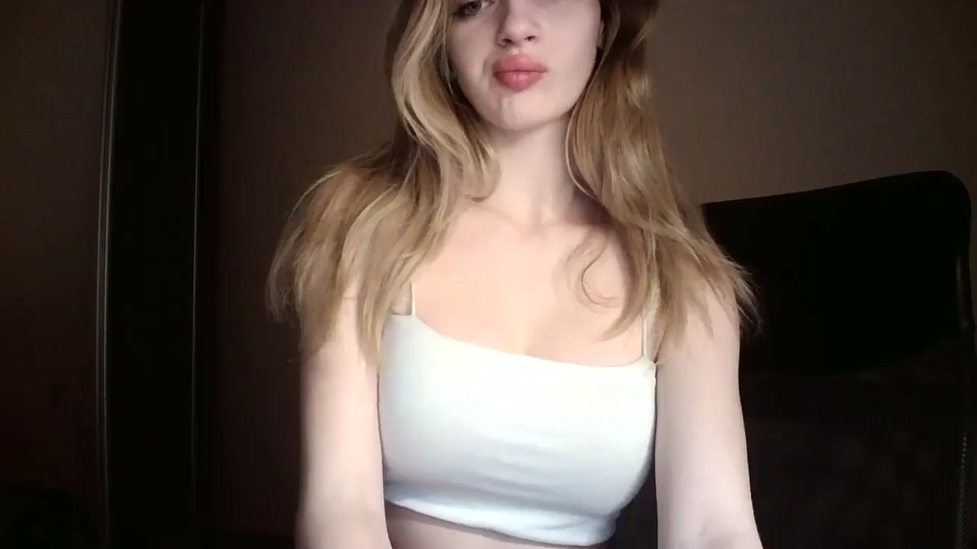 Gallery image thumbnail from MaryyCo's myfreecams stream on, 04/07/2025, 18:00 image 4 of 20