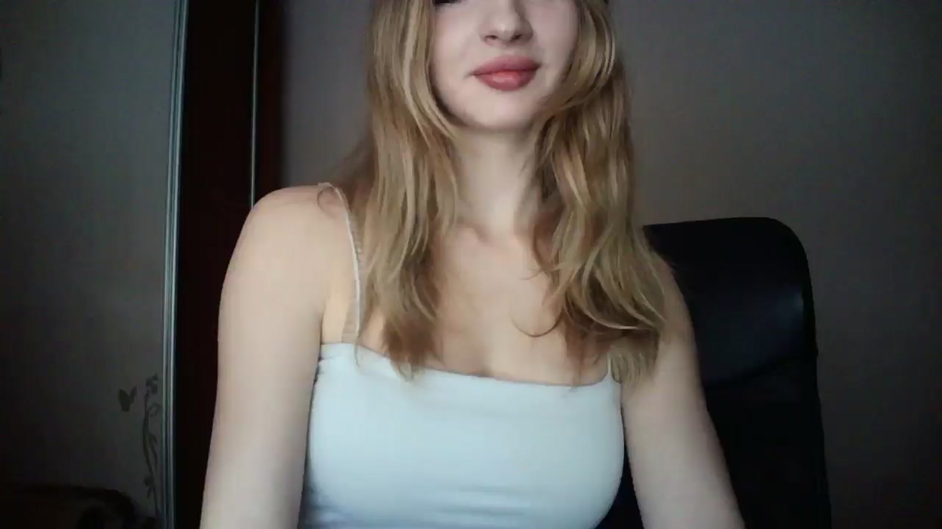 Gallery image thumbnail from MaryyCo's myfreecams stream on, 04/08/2025, 10:20 image 10 of 20